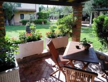 Appartement in Centola mit Grill, Terrasse und Garten