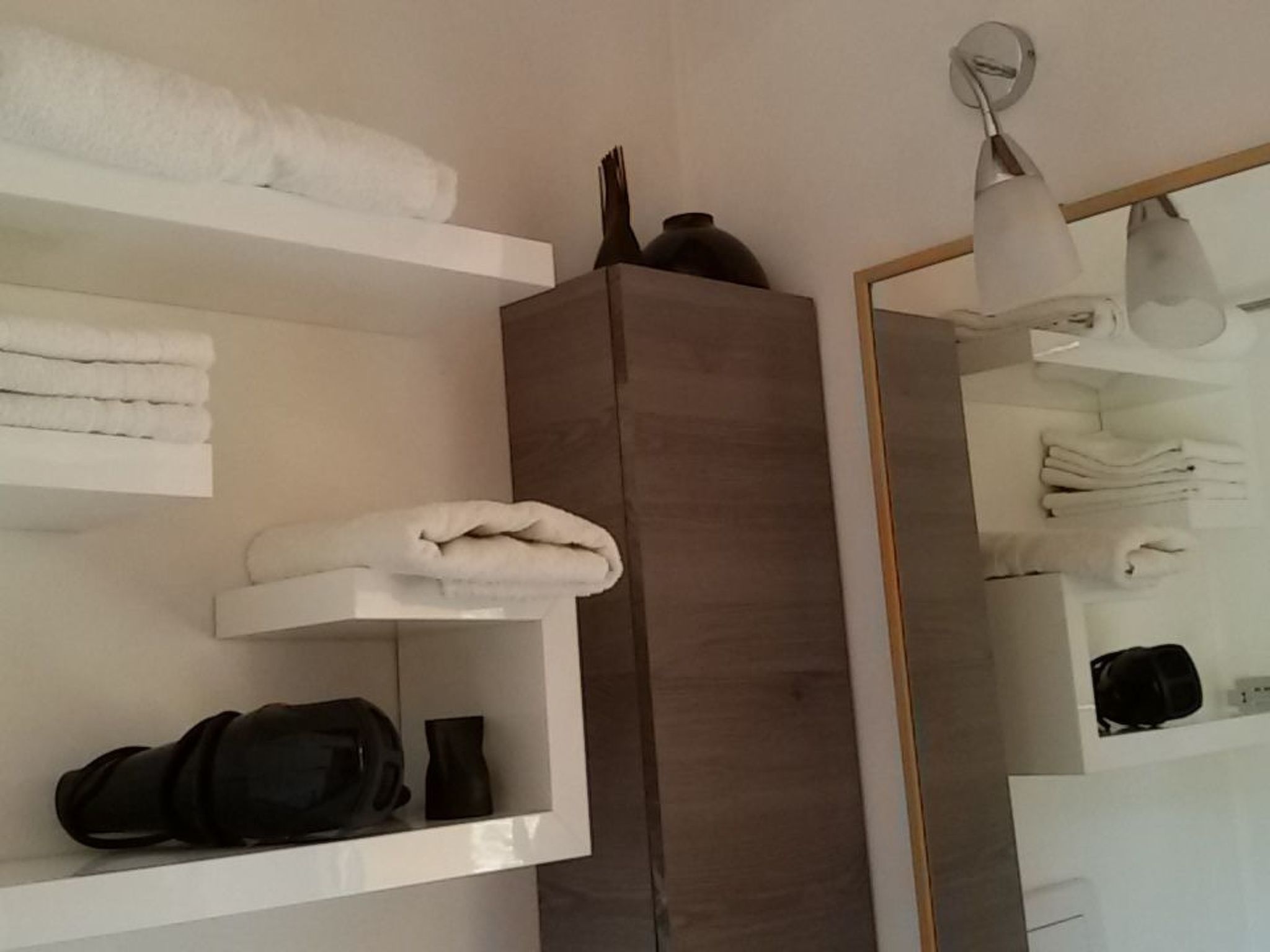 Kleines feines helles Appartment im Gruenen mit Meerblick-Binnen