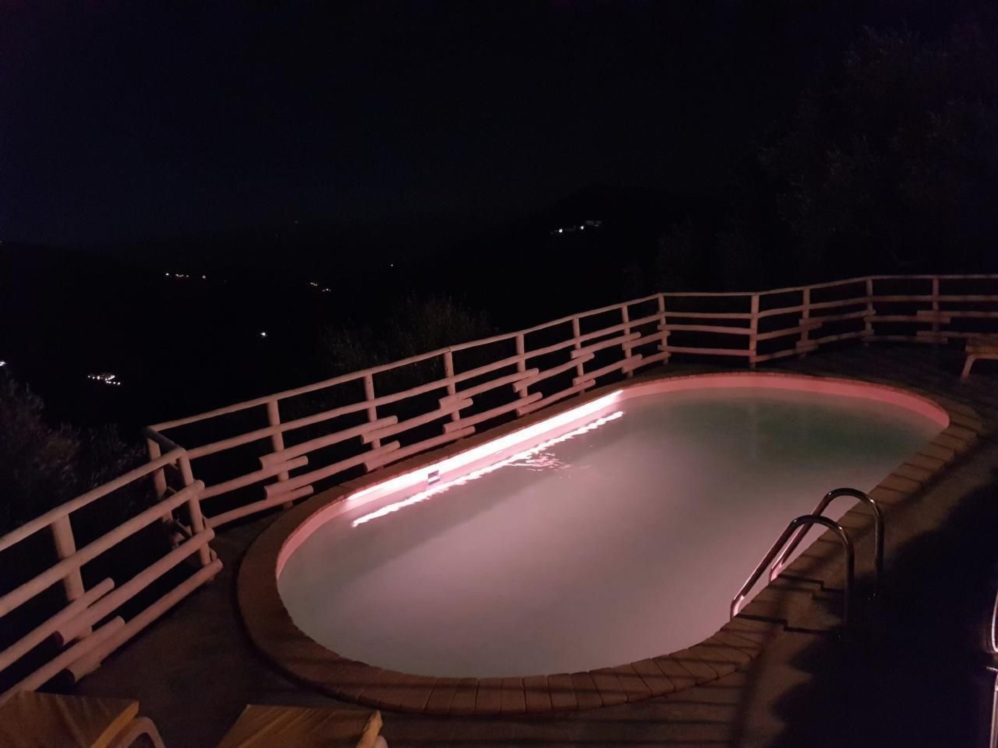 Haus mit privatem Pool und herrlicher Aussicht-Binnen