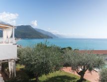 Petrasia Apartment: 80m², 2 Slaapkamers & Zeezicht in Cilento - thumbnail 1