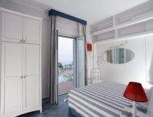 Panoramisch appartement met zeezicht en zwembad in Cilento - thumbnail 3