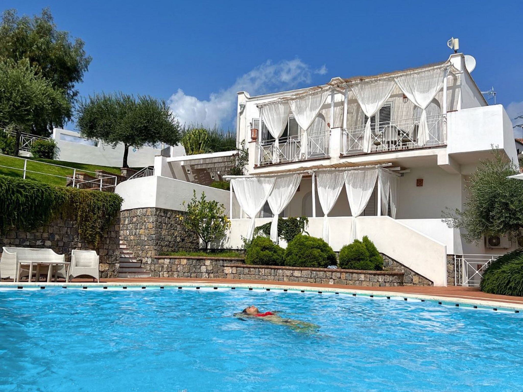In the heart of the Cilento region, on a green hill just a few steps from the sea, stands Le Ruve Bianche, an elegant residence in the Villammare landscape.Surrounded by lush Mediterranean gardens, th..