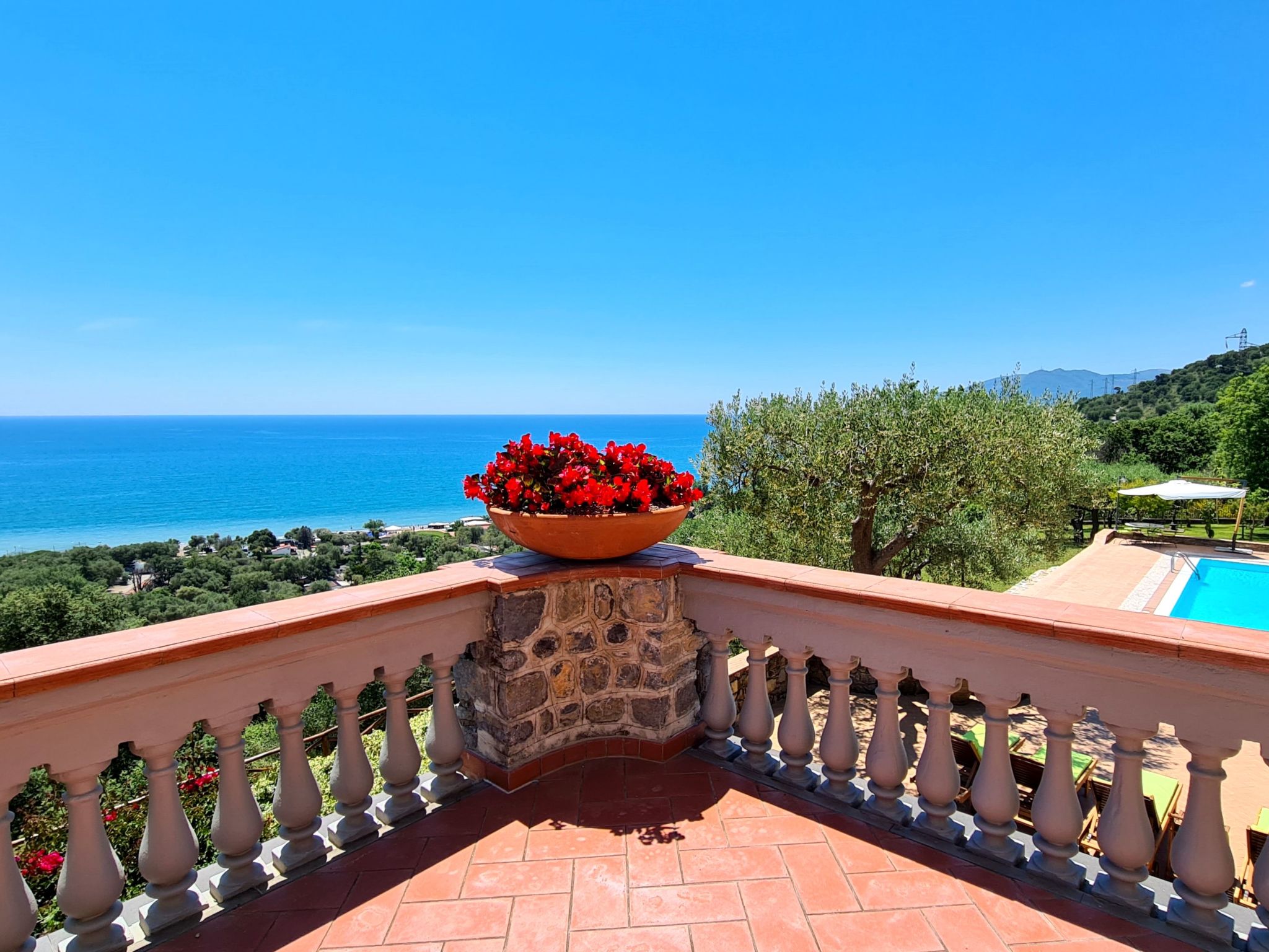 Traumvilla mit Panoramapool-Binnen