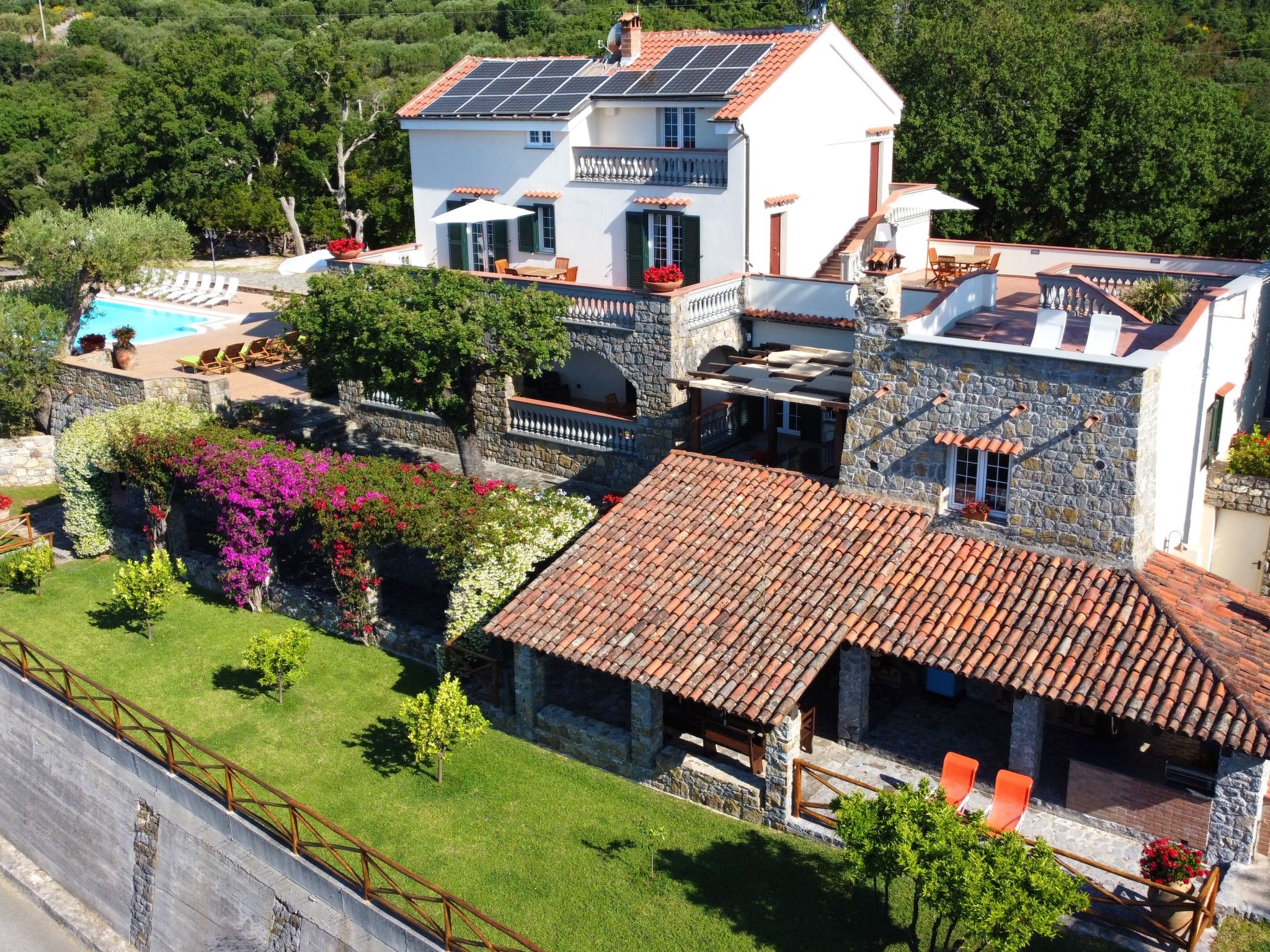 Traumvilla mit Panoramapool-Binnen