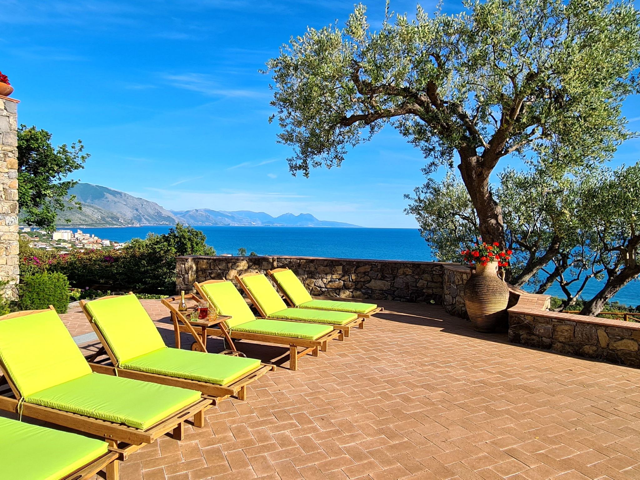 Traumvilla mit Panoramapool-Binnen