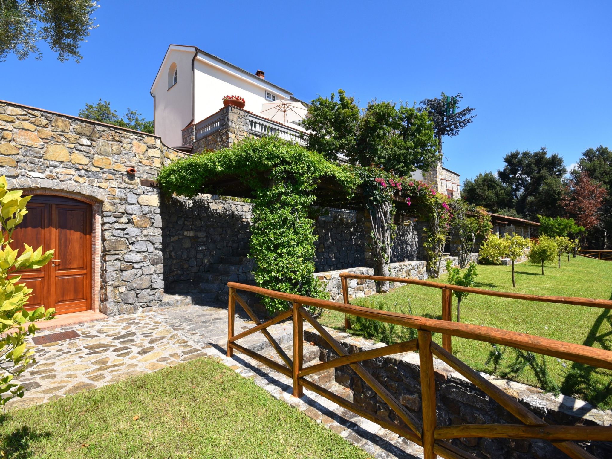 Traumvilla mit Panoramapool-Binnen