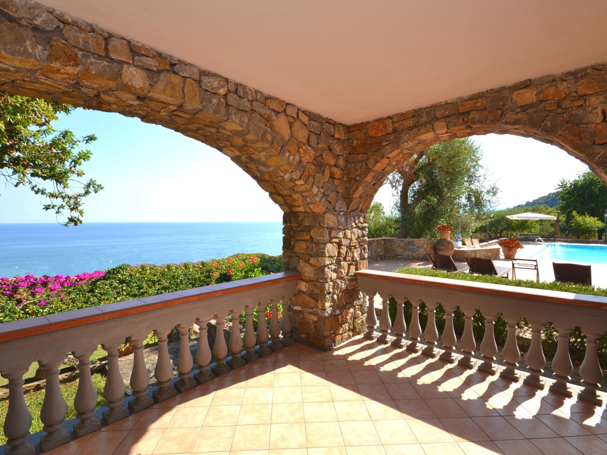 Traumvilla mit Panoramapool-Binnen