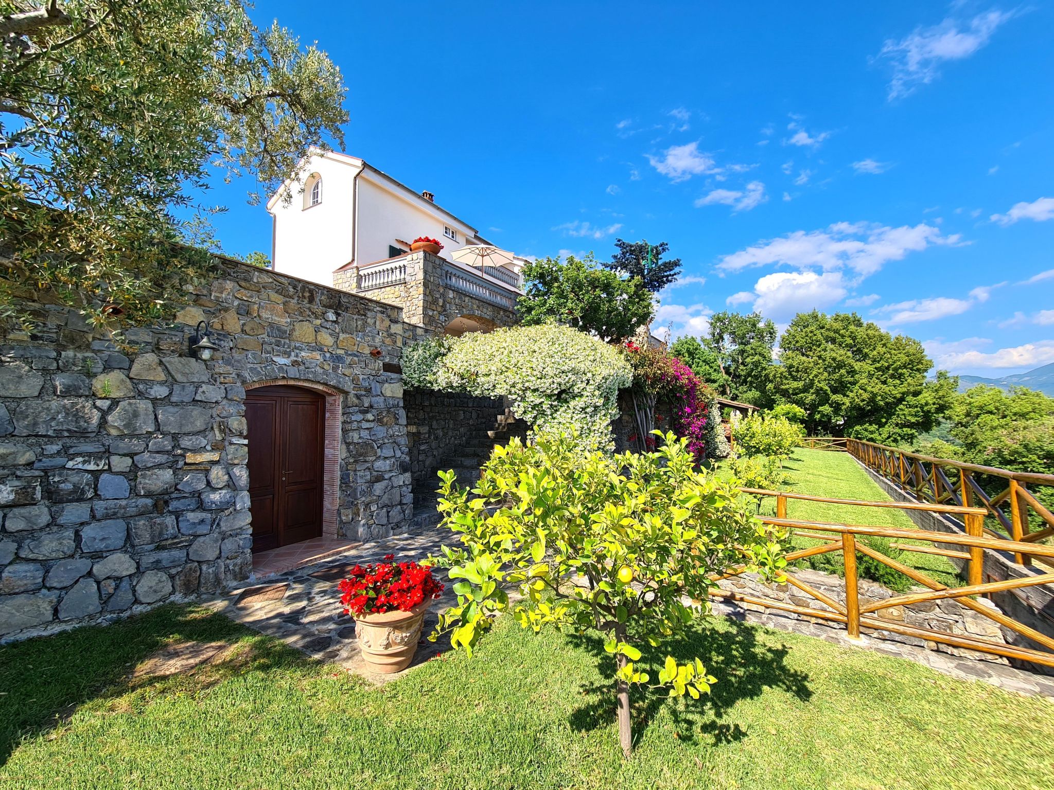 Traumvilla mit Panoramapool-Binnen