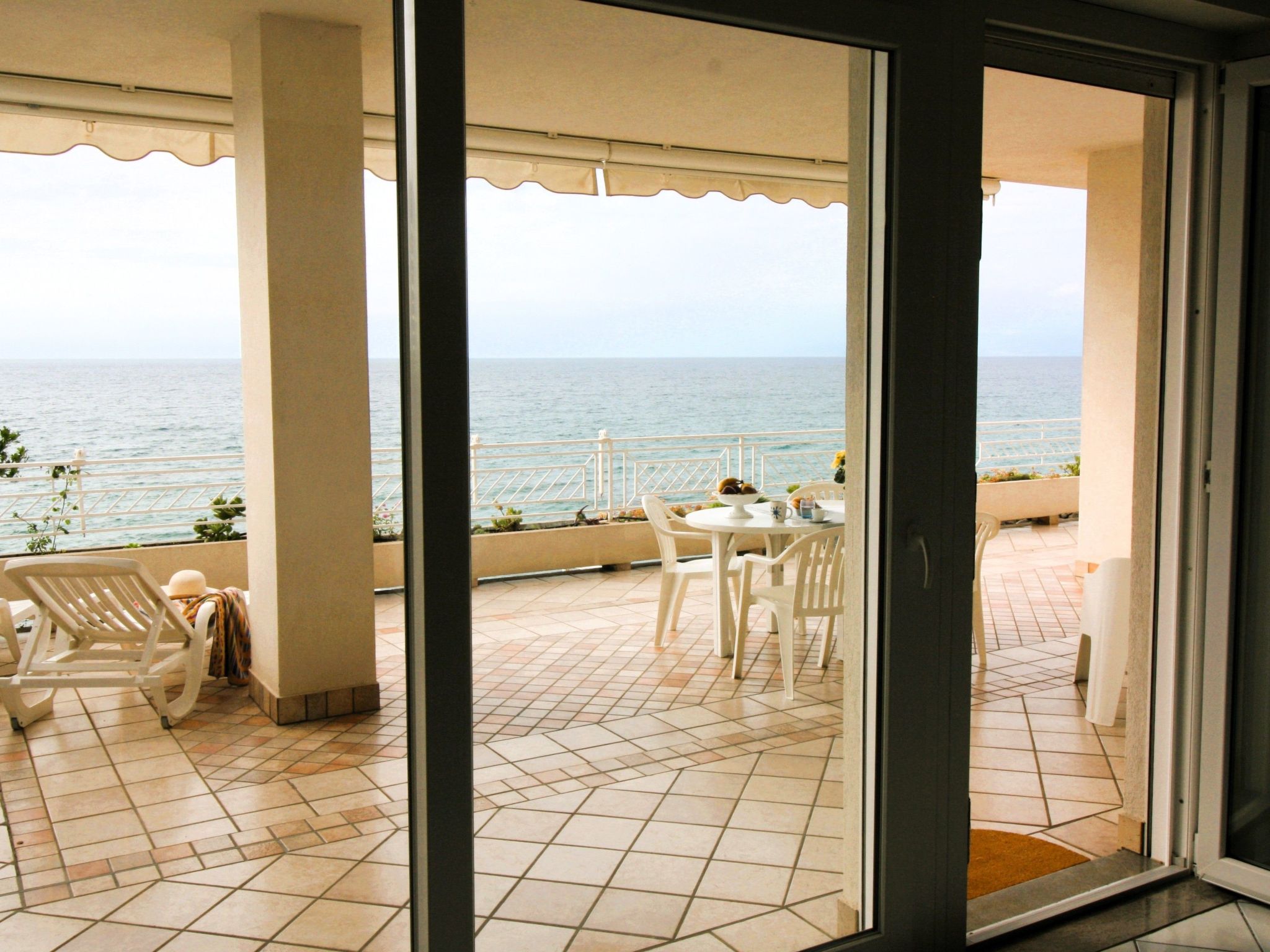 'Laura-Image-tags.info