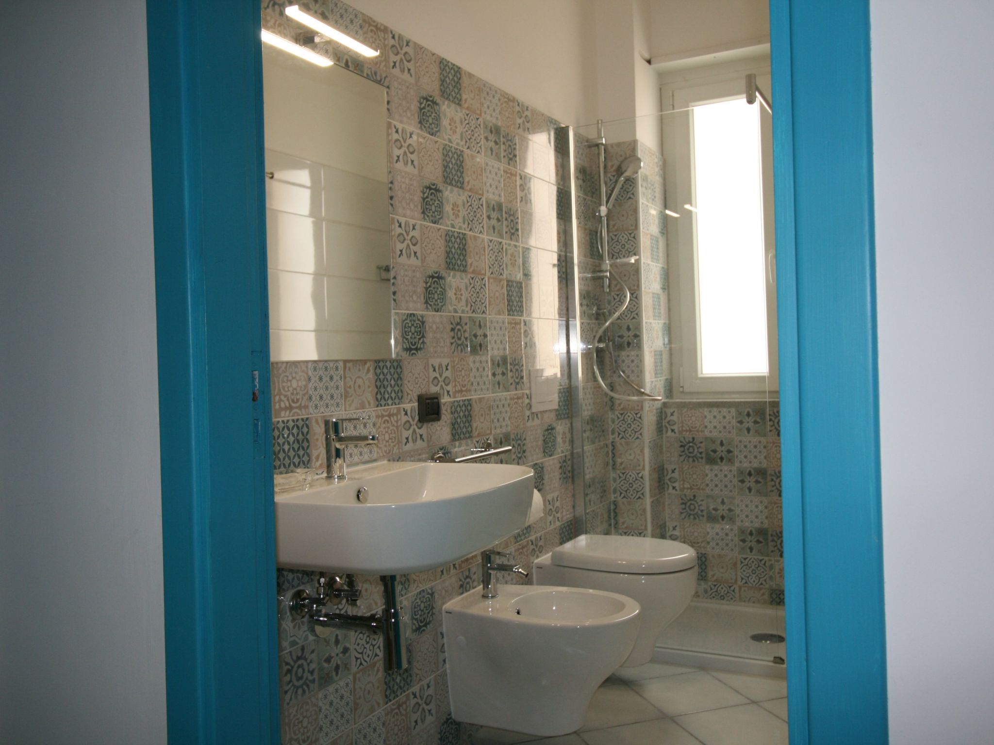 'Laura-Image-tags.info