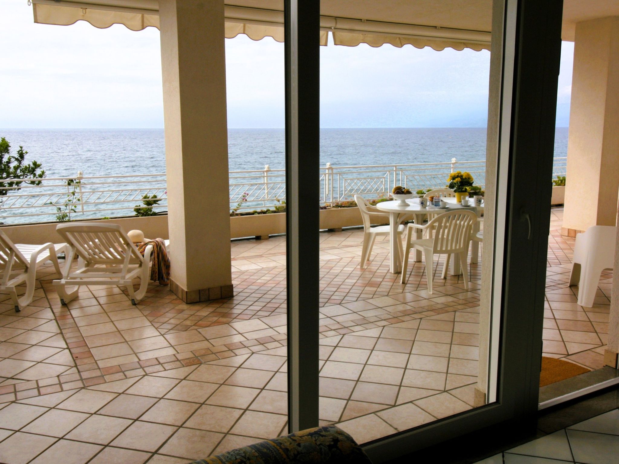 'Laura-Image-tags.info