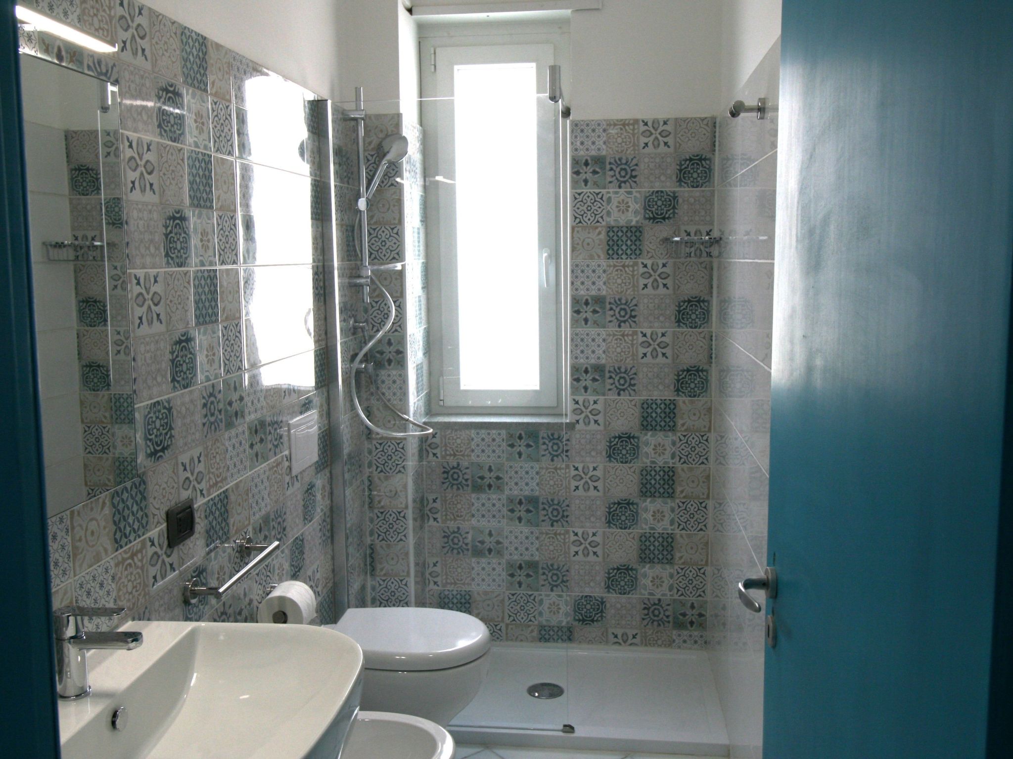 'Laura-Image-tags.info