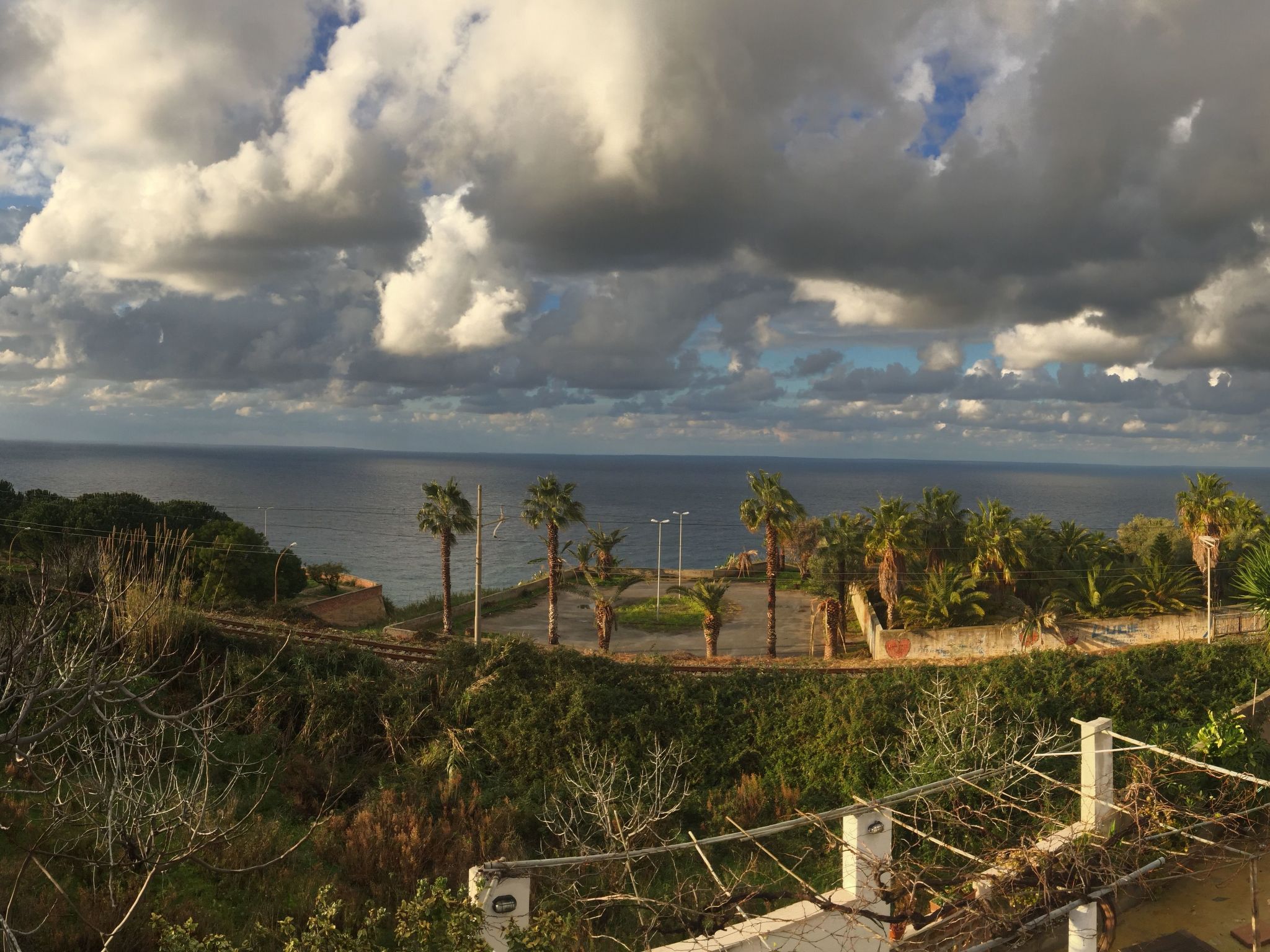 Ferienvilla bei Tropea mit Blick auf das Meer und die liparischen Inseln
