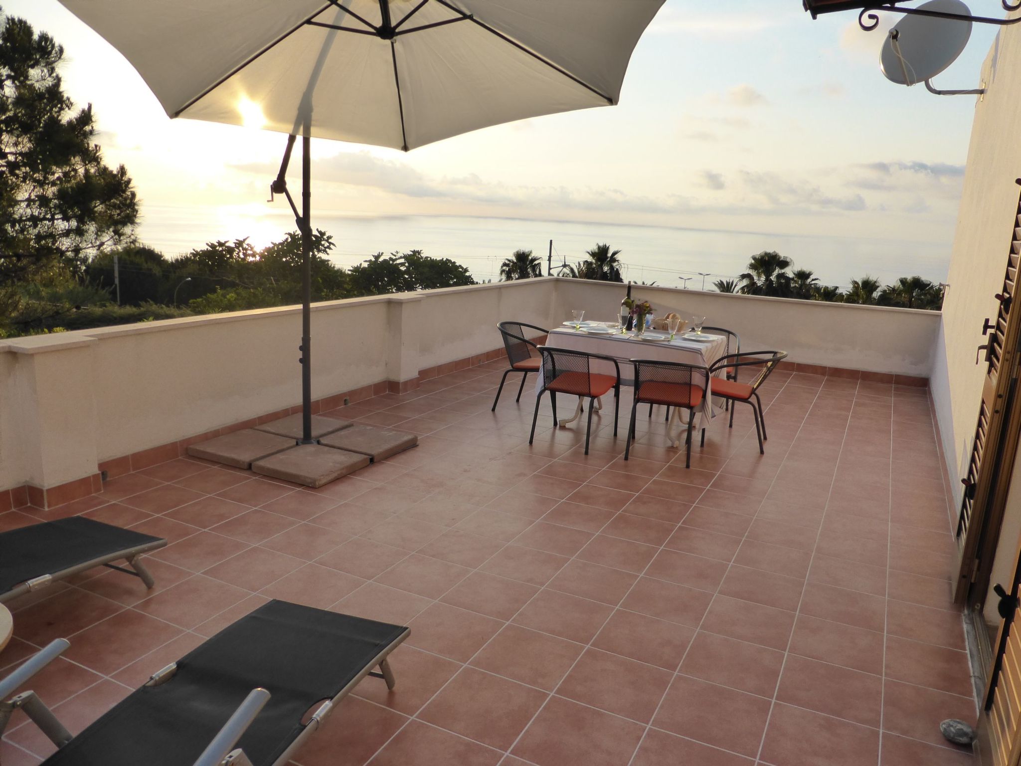 Ferienvilla bei Tropea mit Blick auf das Meer und die liparischen Inseln-Image-tags.info