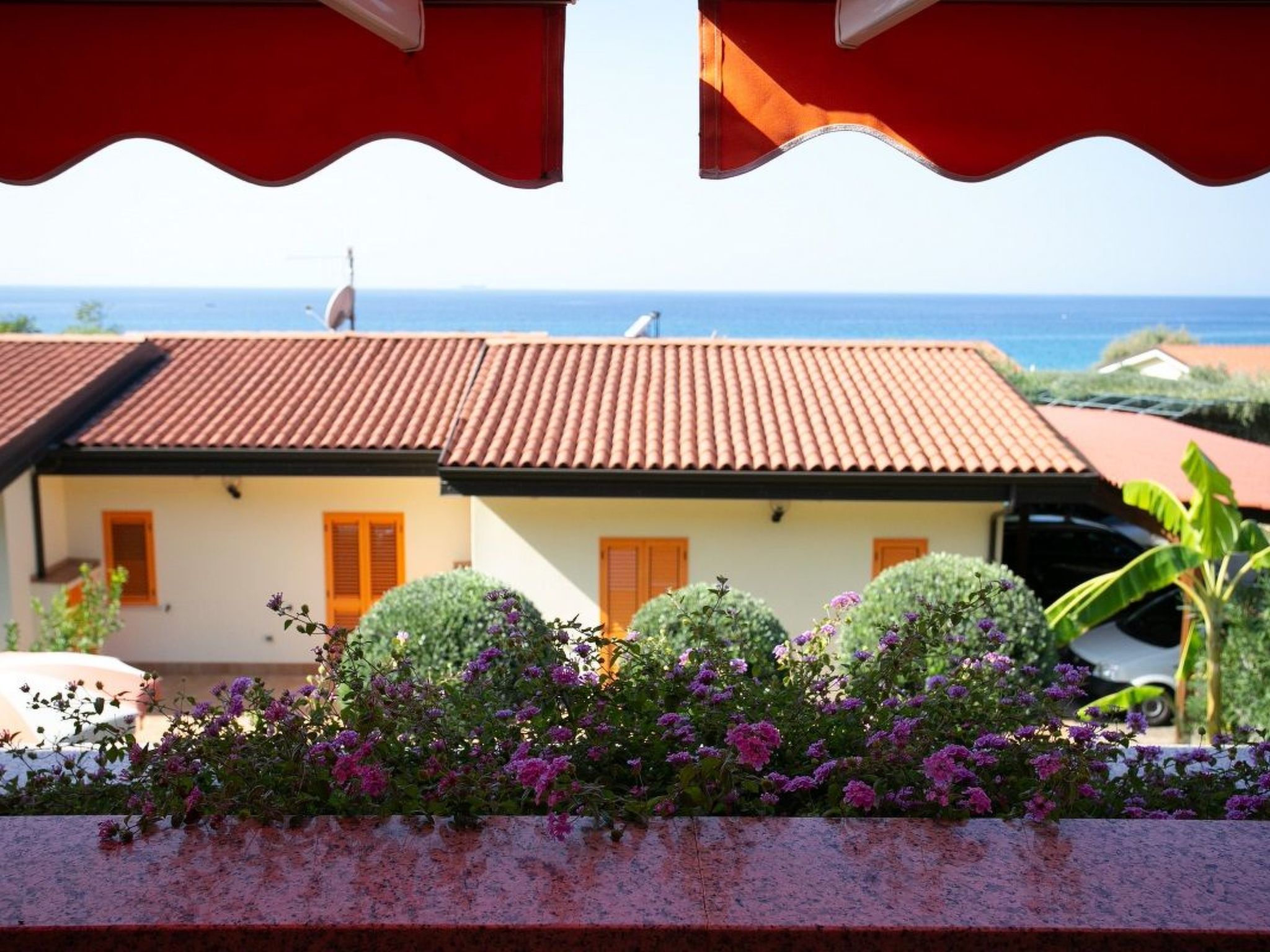 Vakantiehuis met omheinde tuin in Capo Vaticano (Italië) 1 hond is welkom