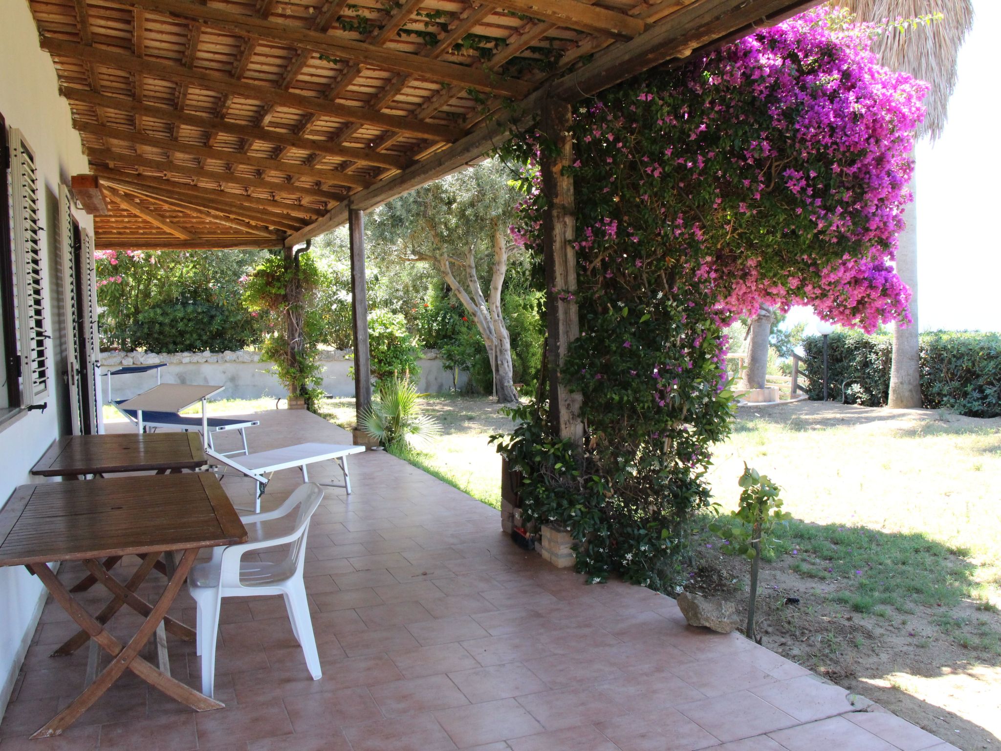 Vanessa-Image-tags.info