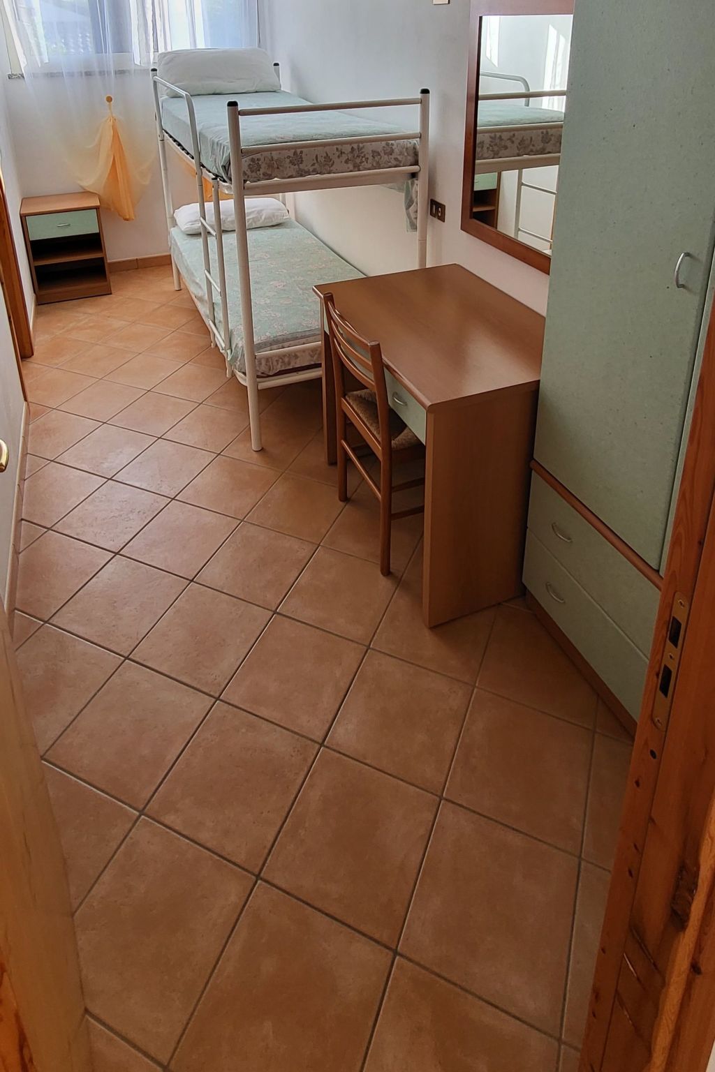 'Roberta-Image-tags.info