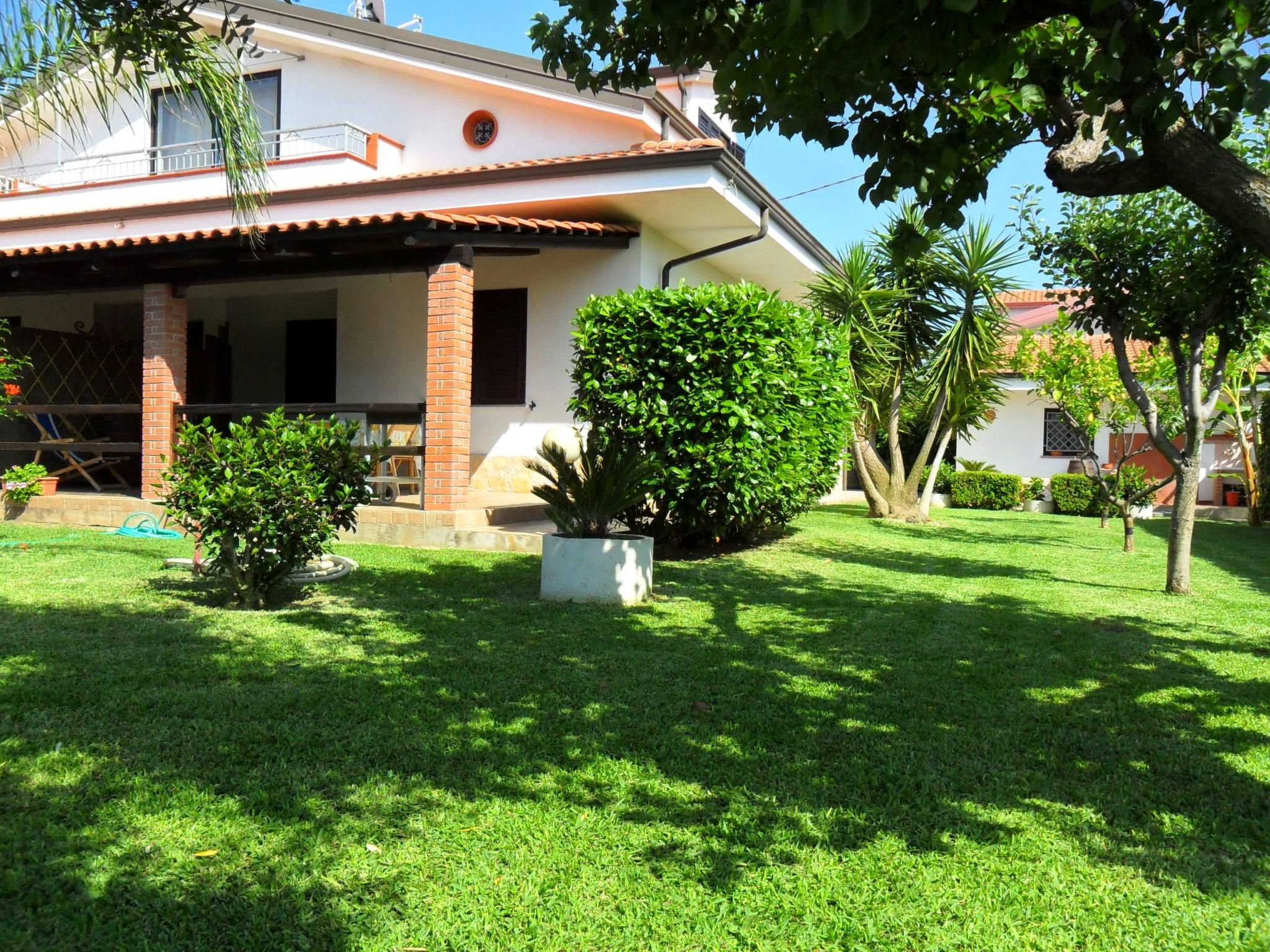 'Roberta-Image-tags.info