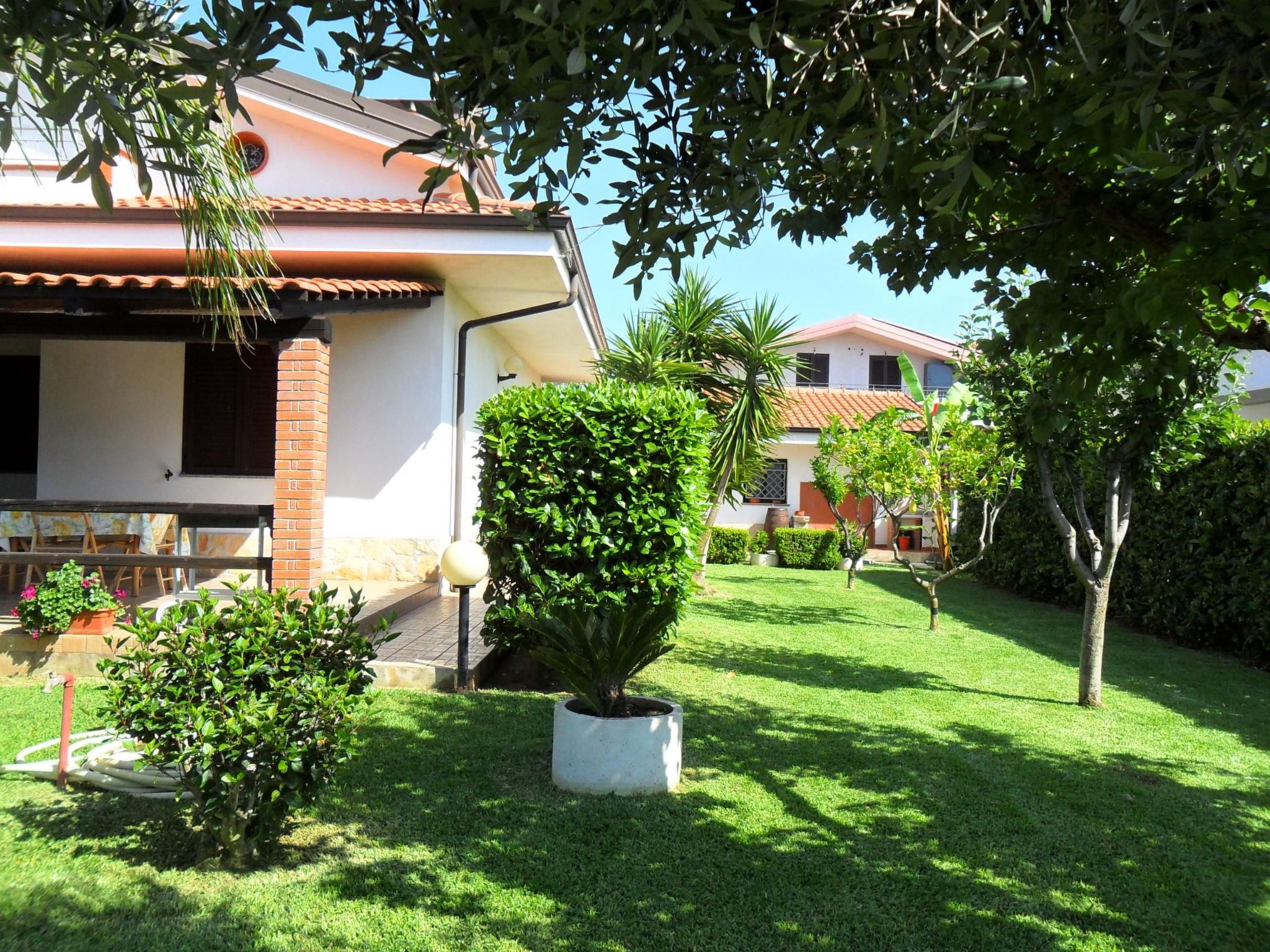 'Roberta-Image-tags.info