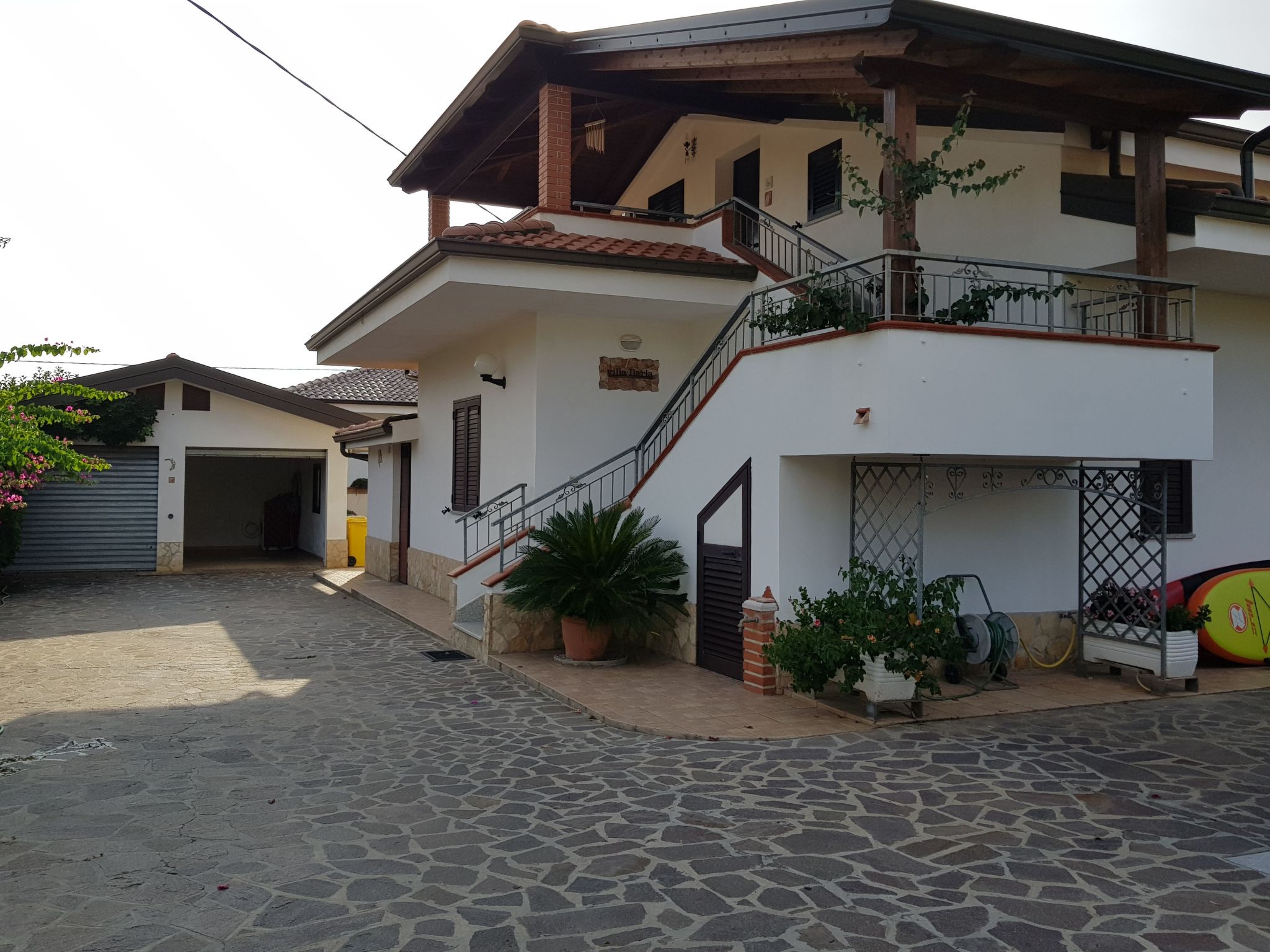 'Roberta-Image-tags.info