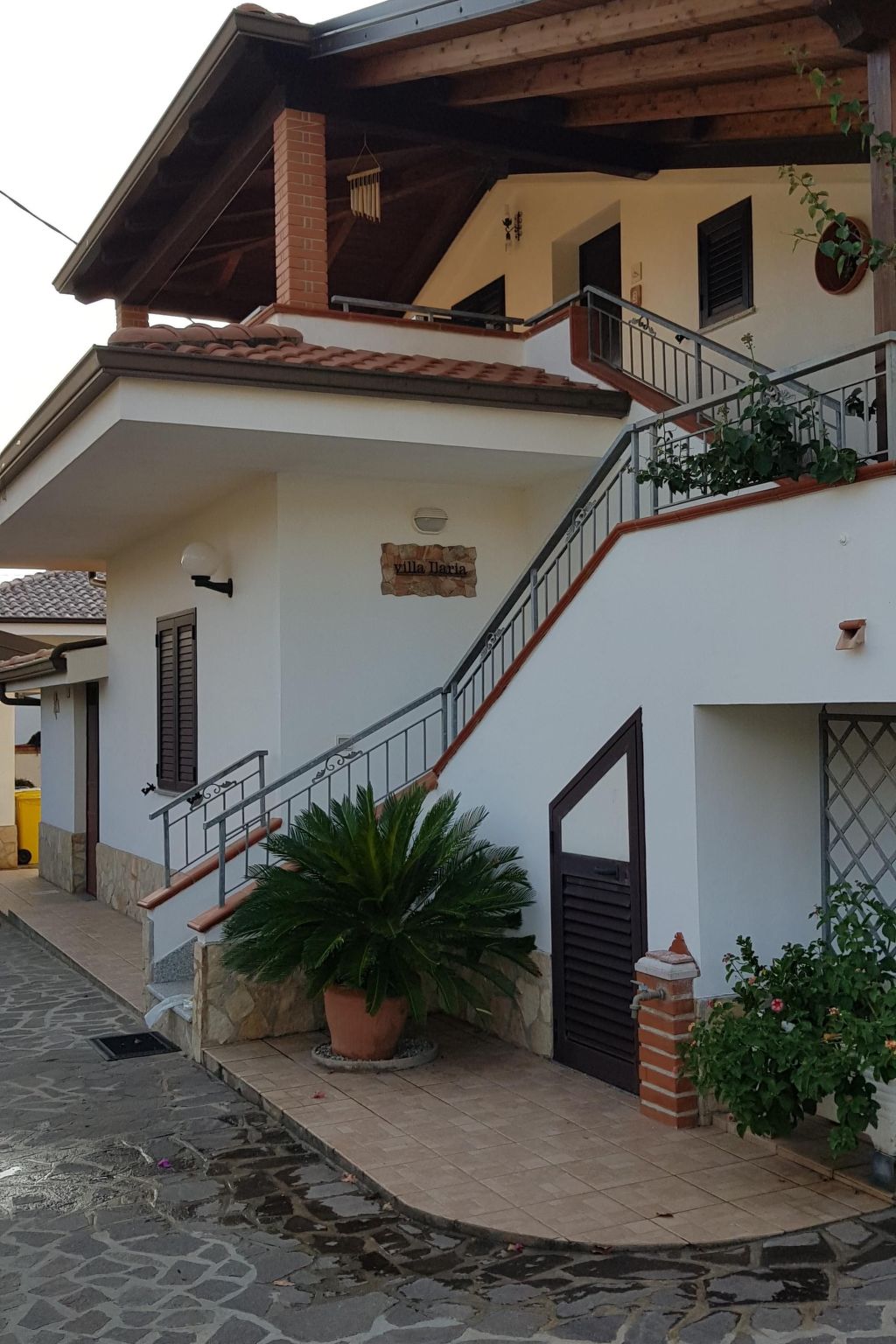 'Roberta-Image-tags.info