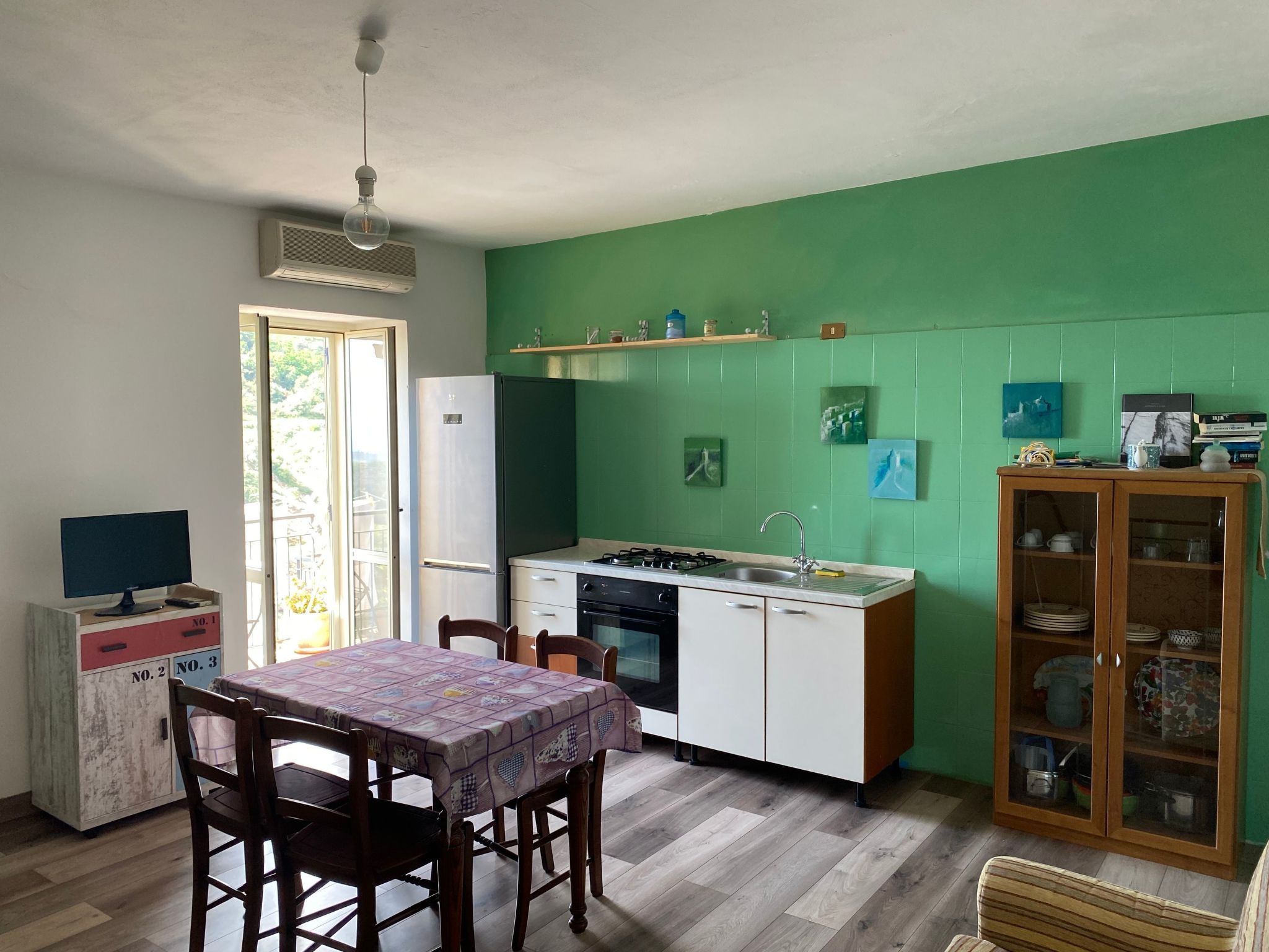 Geräumige Artemide-Wohnung mit Terrasse