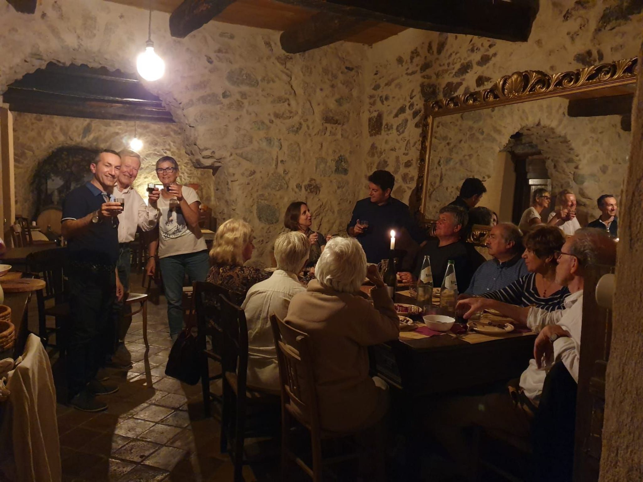 Geräumige Artemide-Wohnung mit Terrasse-Binnen