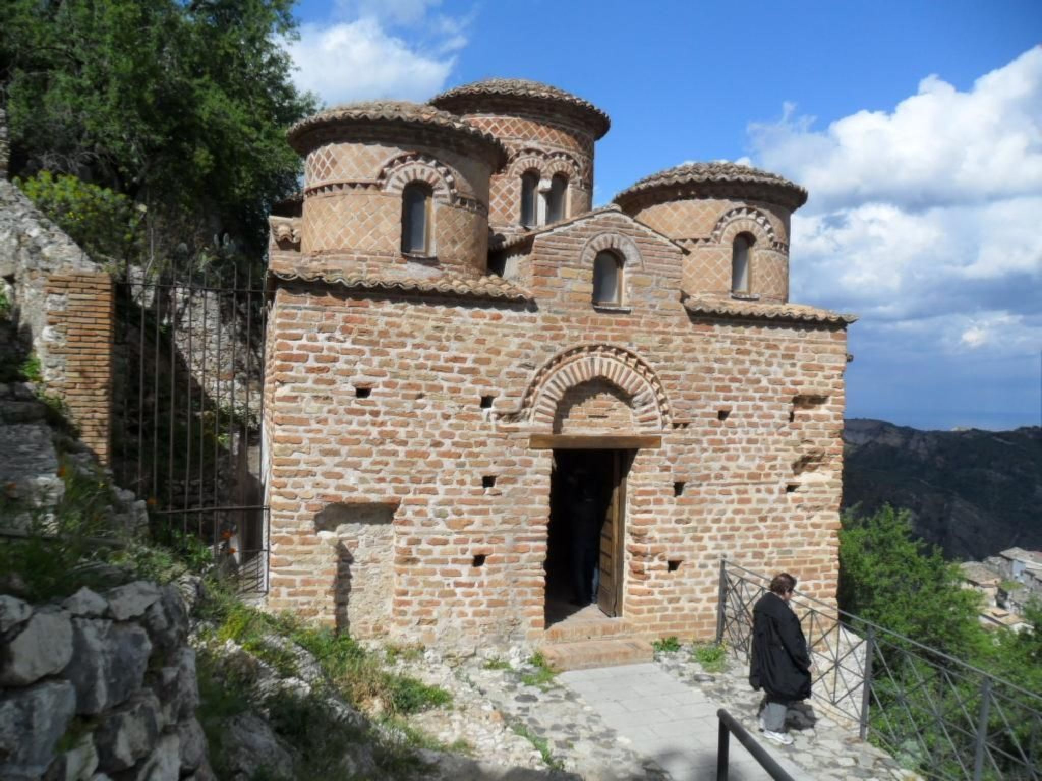 Geräumige Artemide-Wohnung mit Terrasse-Image-tags.info