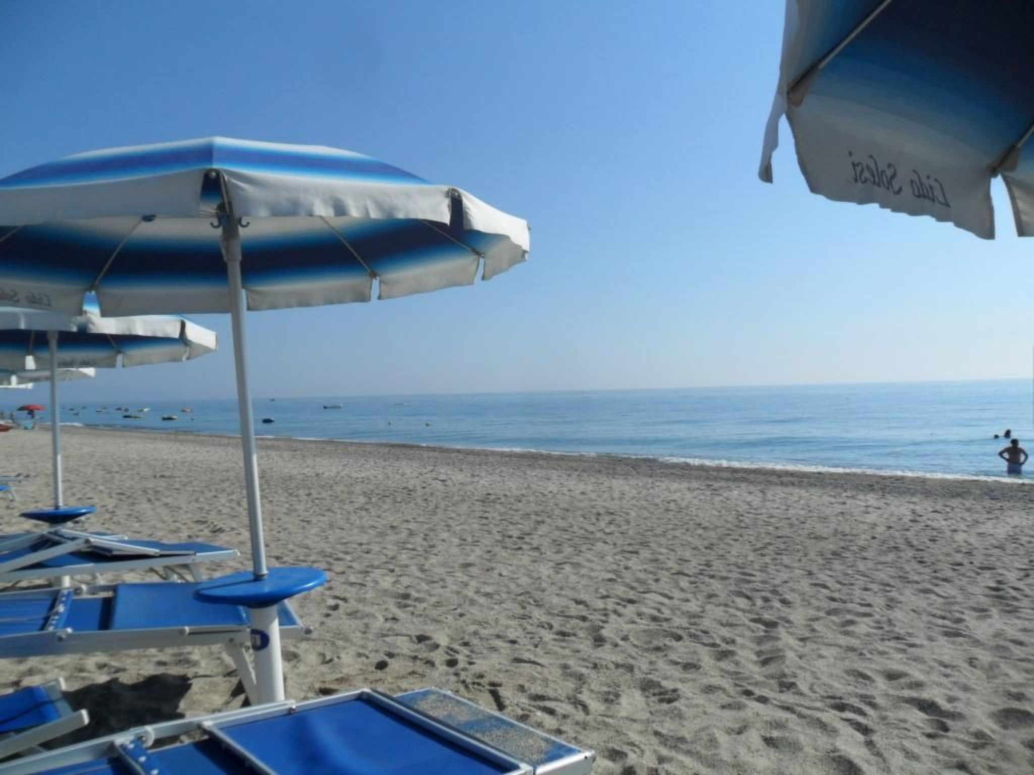 Geräumige Artemide-Wohnung mit Terrasse-Image-tags.info