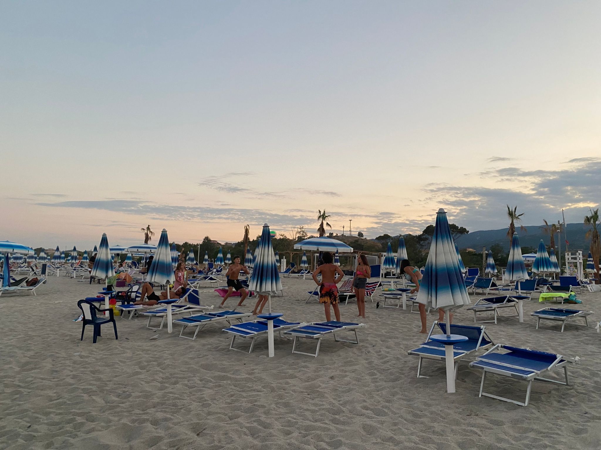 Geräumige Artemide-Wohnung mit Terrasse-Image-tags.info