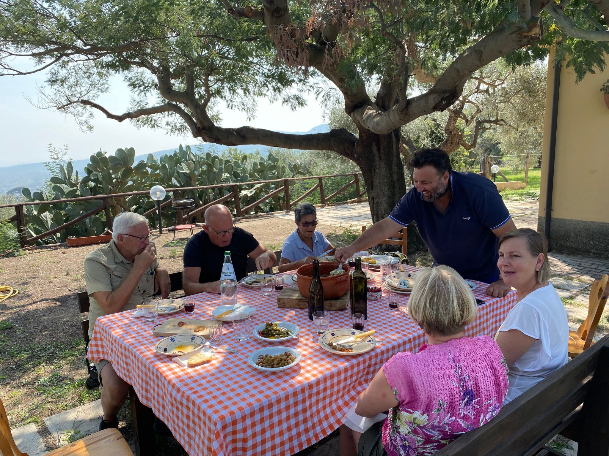 Tiche' Wohnung mit Wasserblick-Binnen