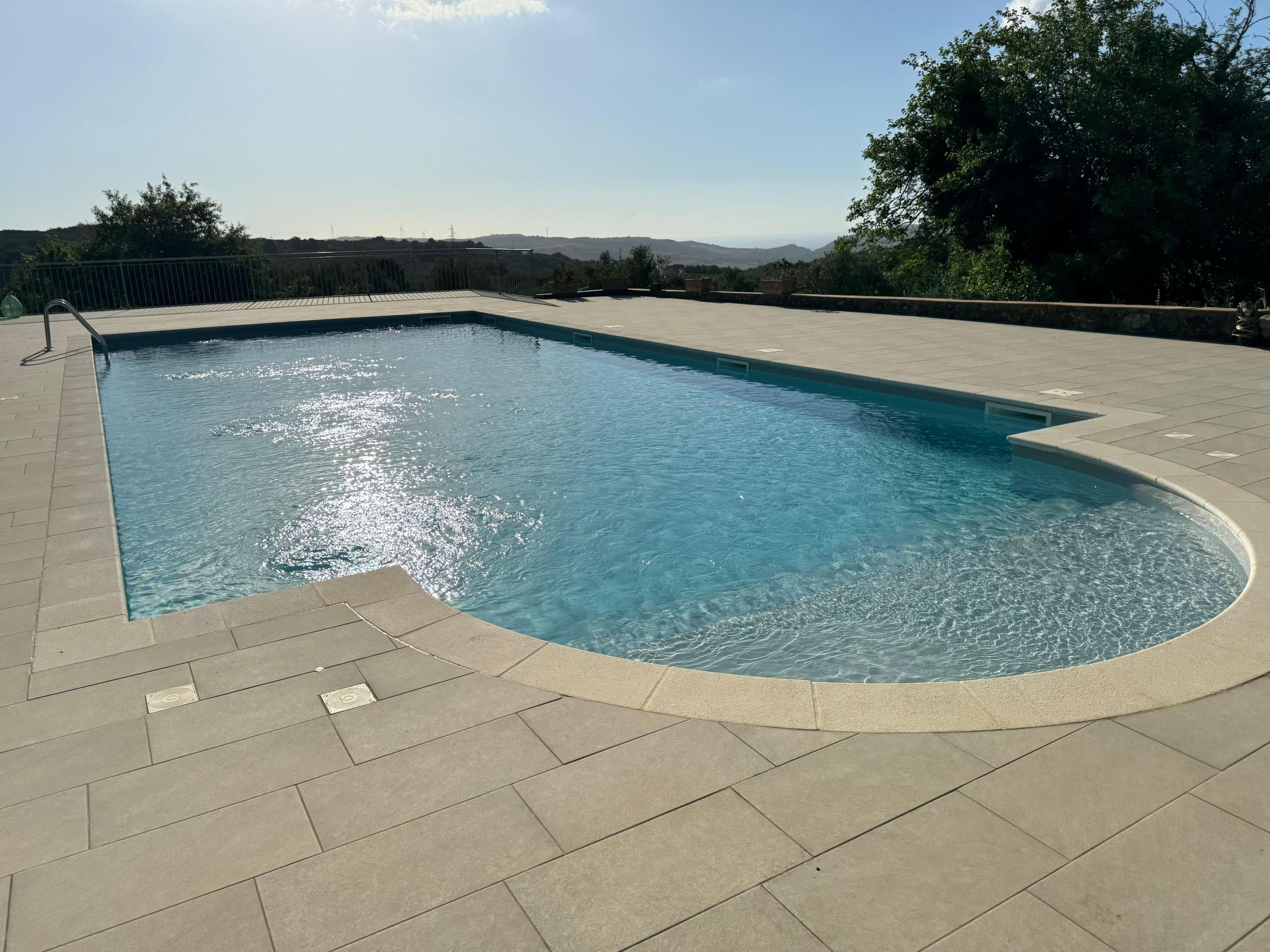Landgut mit Blick auf das Wasser — Pool Outdoor (3 of 42)