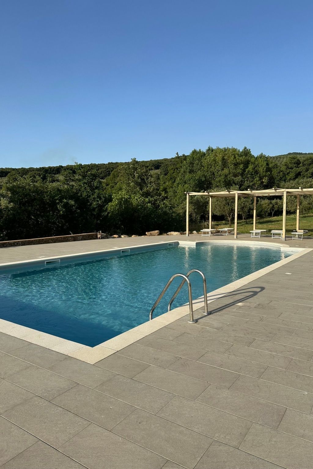 Landgut mit Blick auf das Wasser — Pool Outdoor (4 of 42)