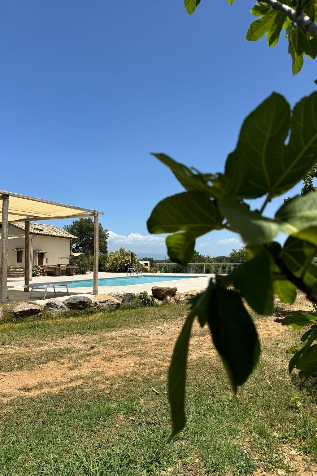 Landgut mit Blick auf das Wasser — Pool Outdoor (5 of 42)