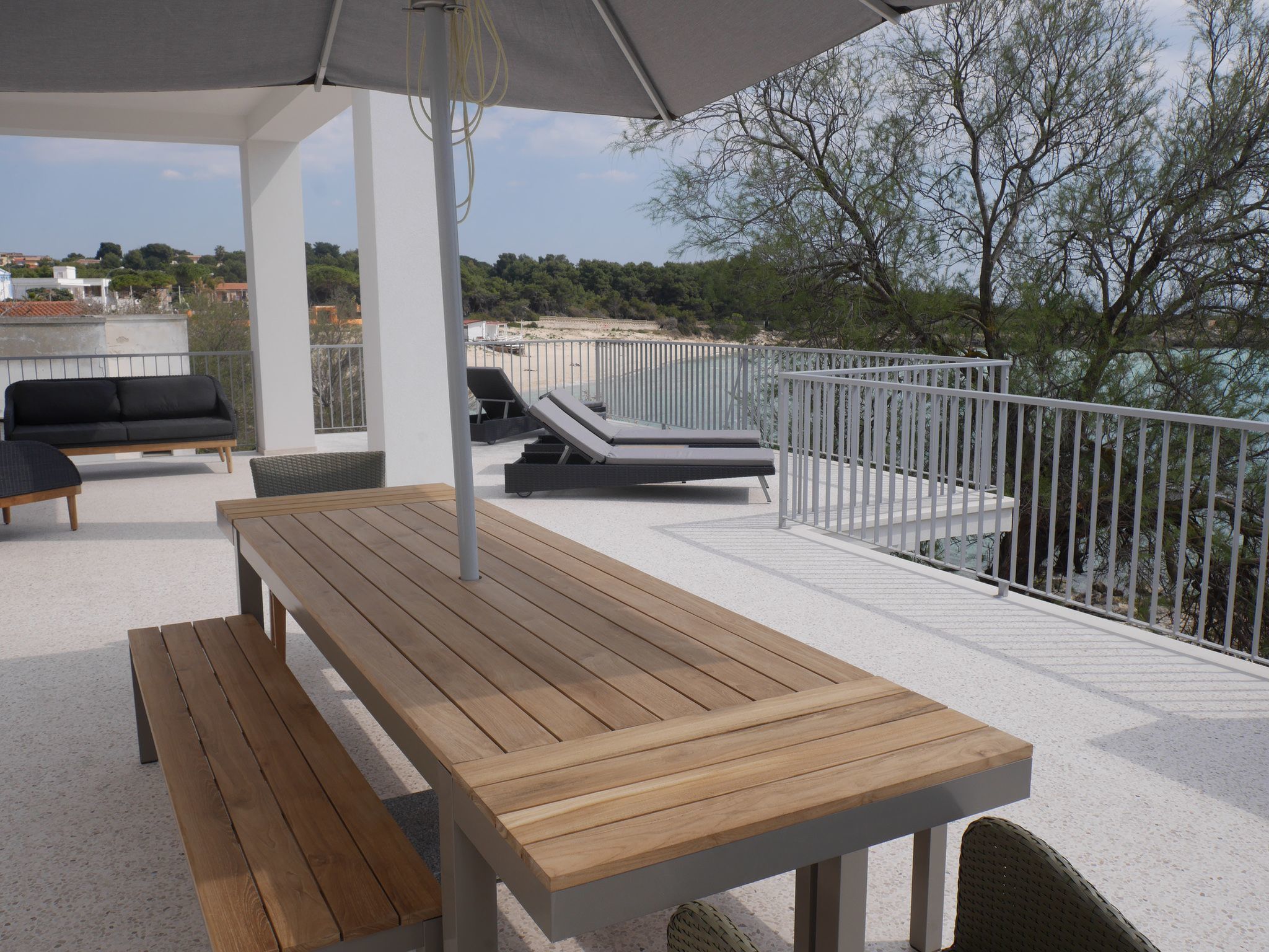 Luxuriöse Strandvilla am Strand in Apulien — Terrace (3 of 45)