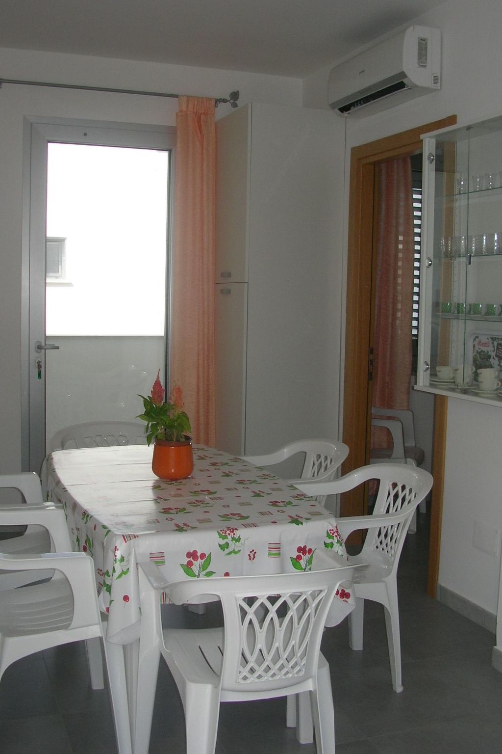 Komfortable Wohnung in Lido Conchiglie-Drinnen