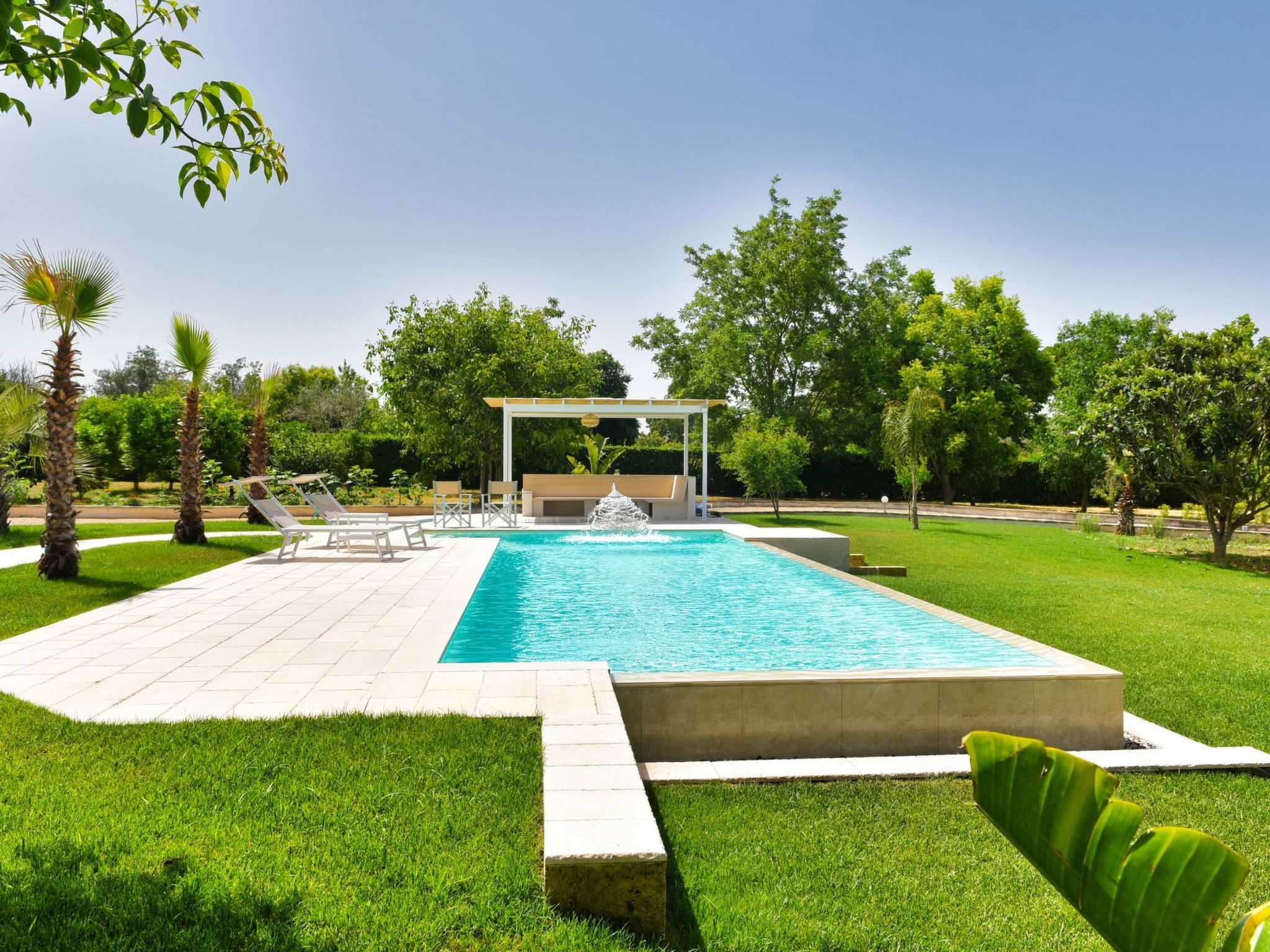 Sirgole Rosa-Drinnen