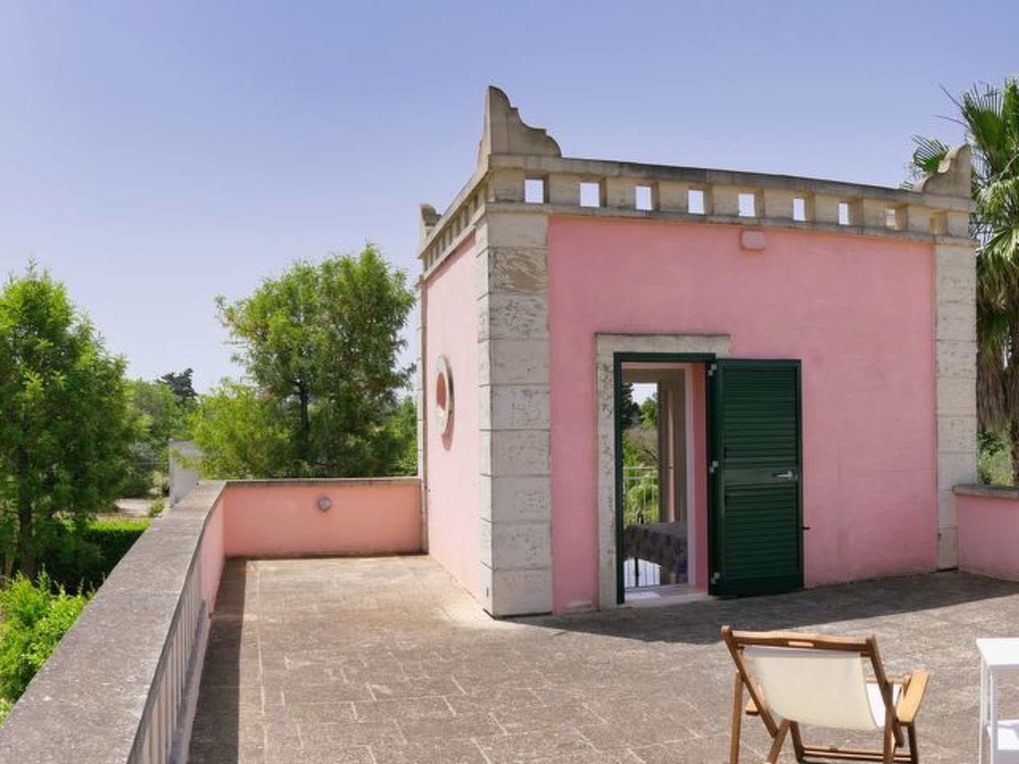 Sirgole Rosa-Drinnen