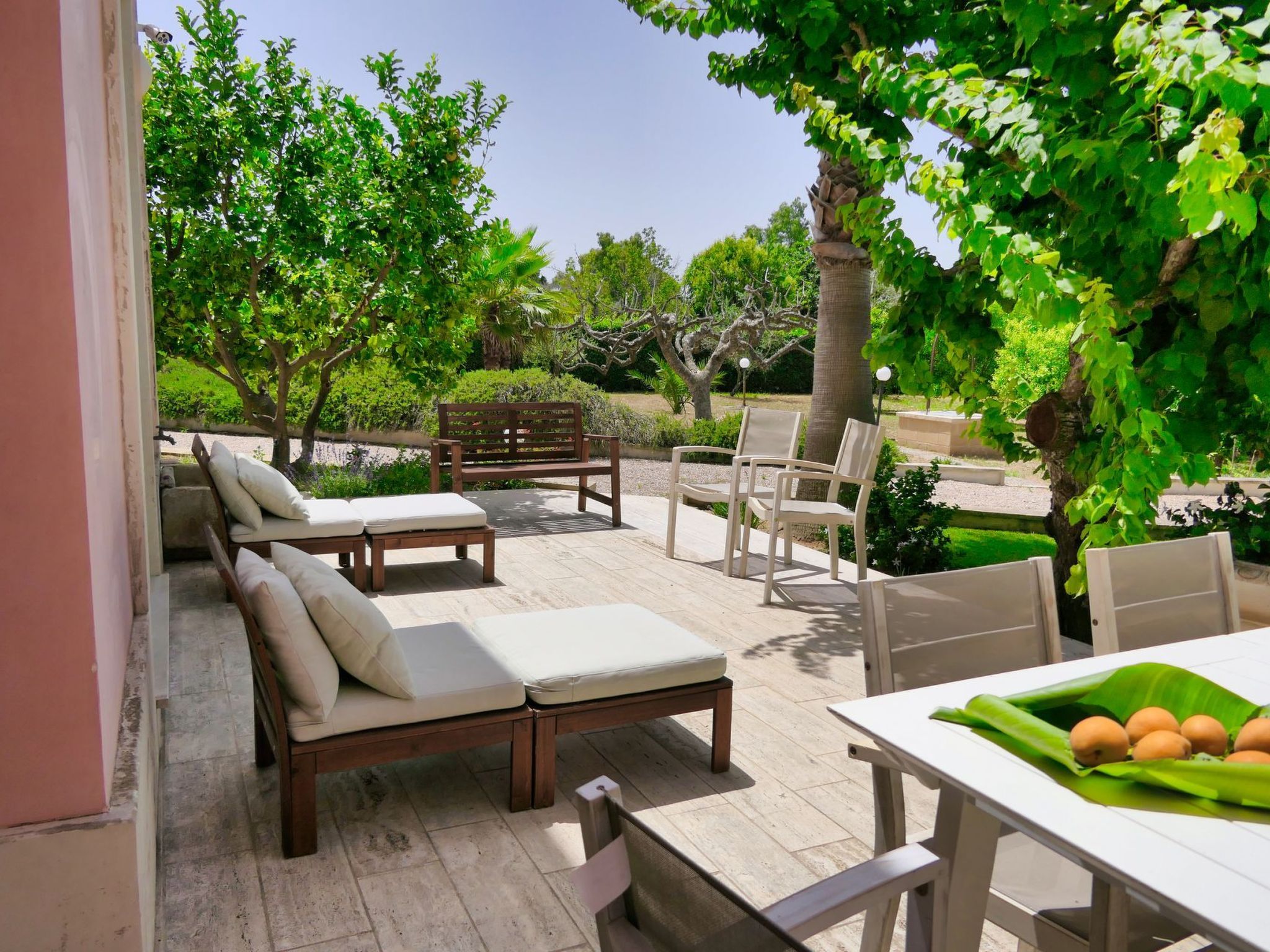 Sirgole Rosa-Drinnen