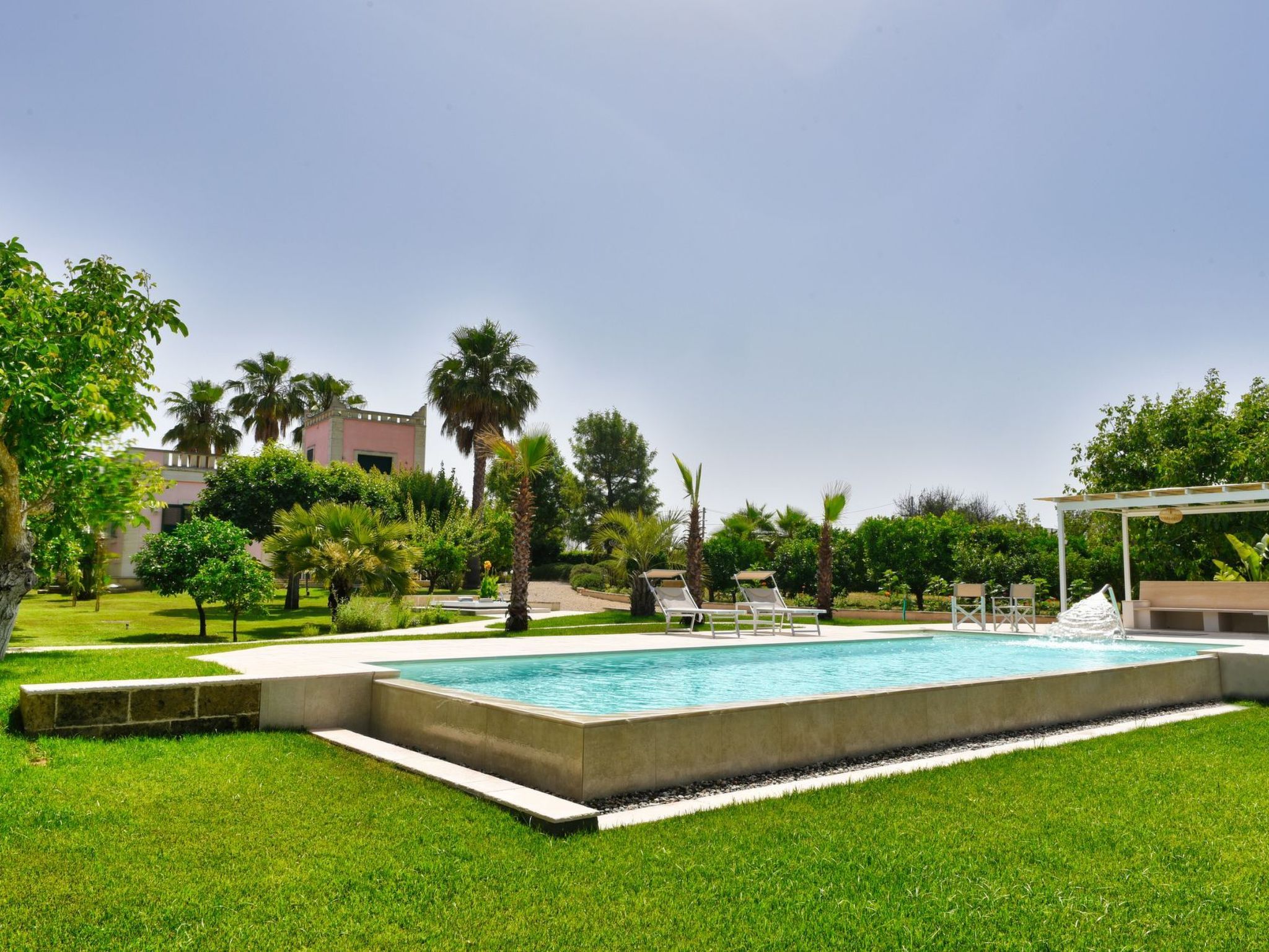 Sirgole Rosa-Drinnen