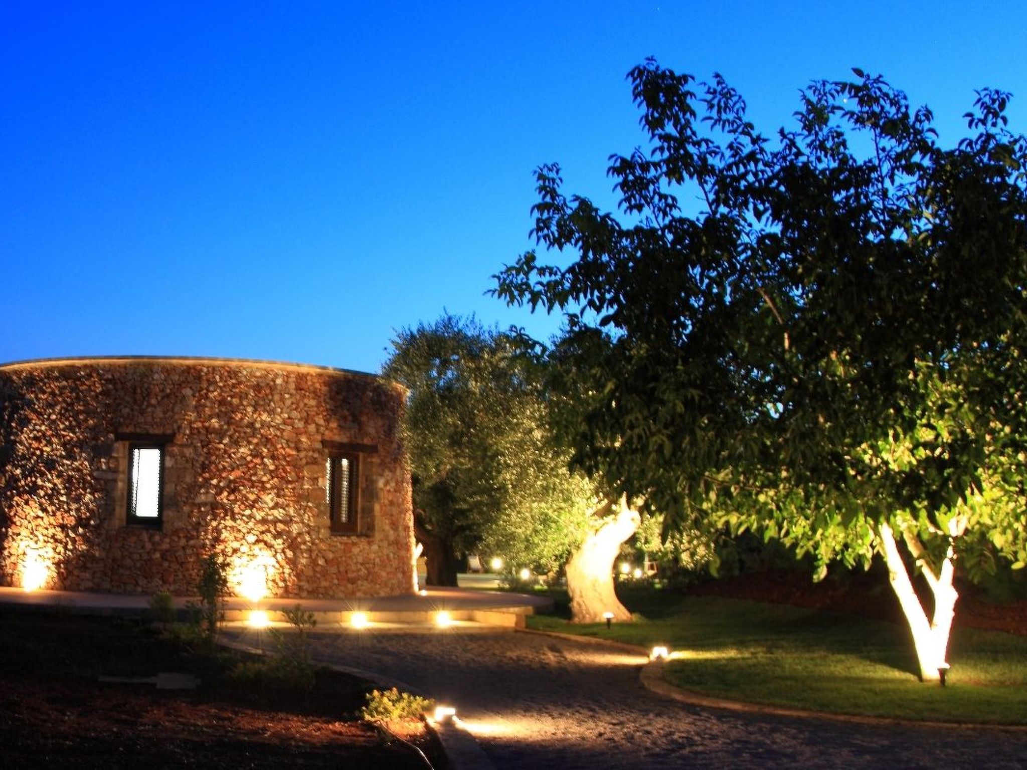 FURNEEDHRI: Trullo 'Walnuss'-Dedans