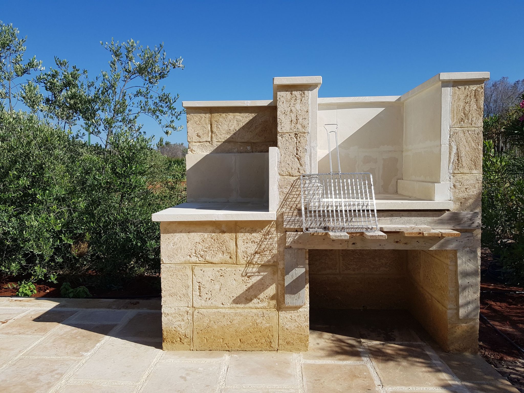 FURNEEDHRI: Trullo 'Walnuss'-Dedans