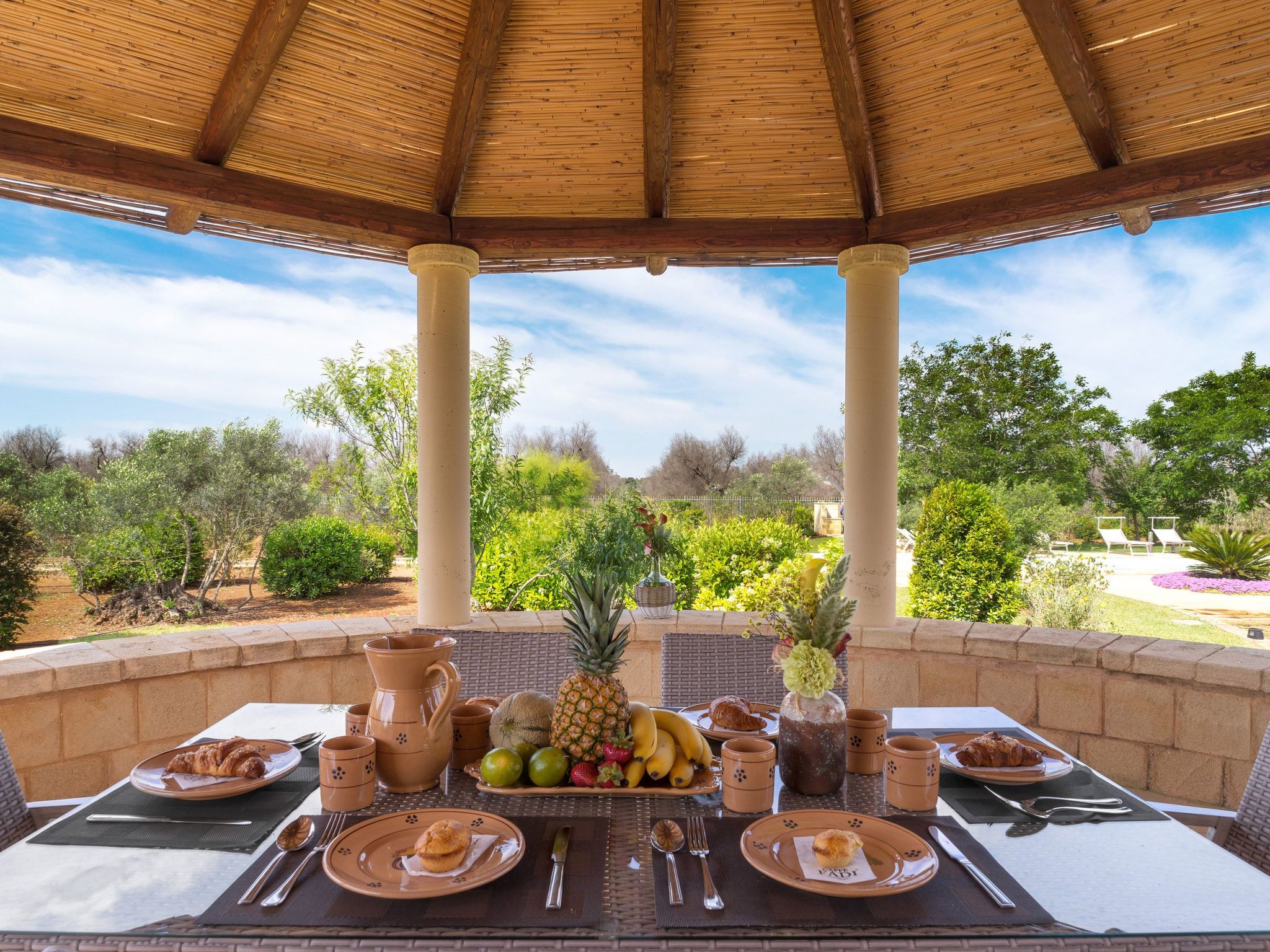 FURNEEDHRI: Trullo 'Walnuss'-Dedans