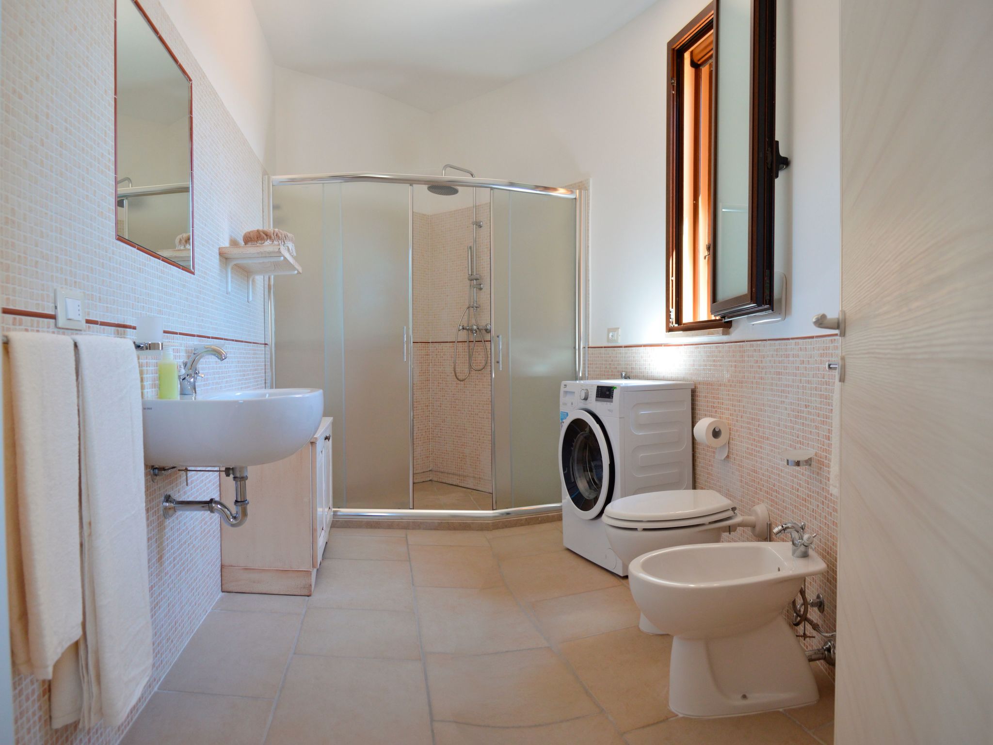 FURNEEDHRI: Trullo 'Walnuss'-Dedans