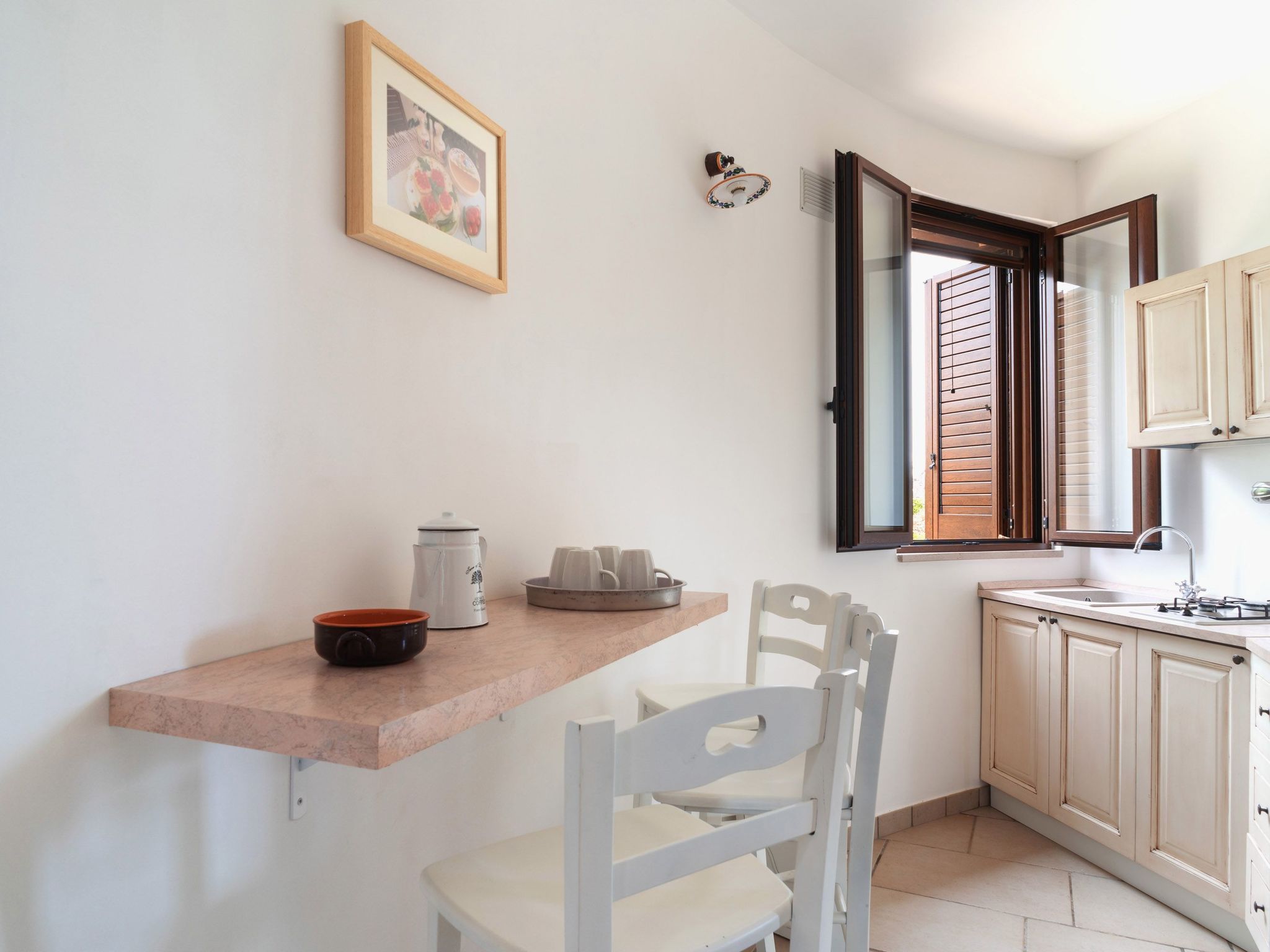 FURNEEDHRI: Trullo 'Walnuss'-Dedans