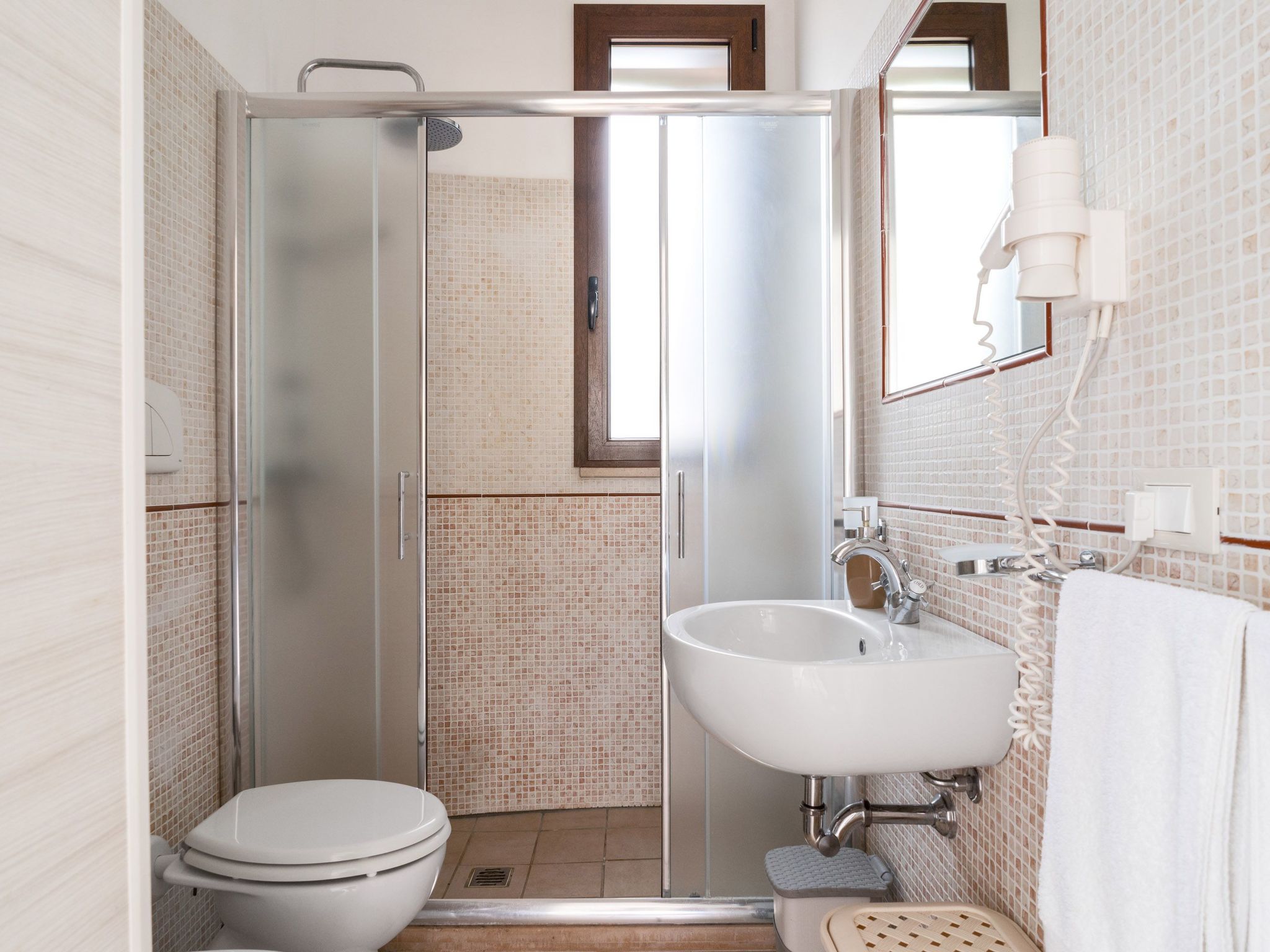 I FURNEDDHRI - Wohnstruktur bestehend aus 4 Trulli mit Schwimmbad-Drinnen