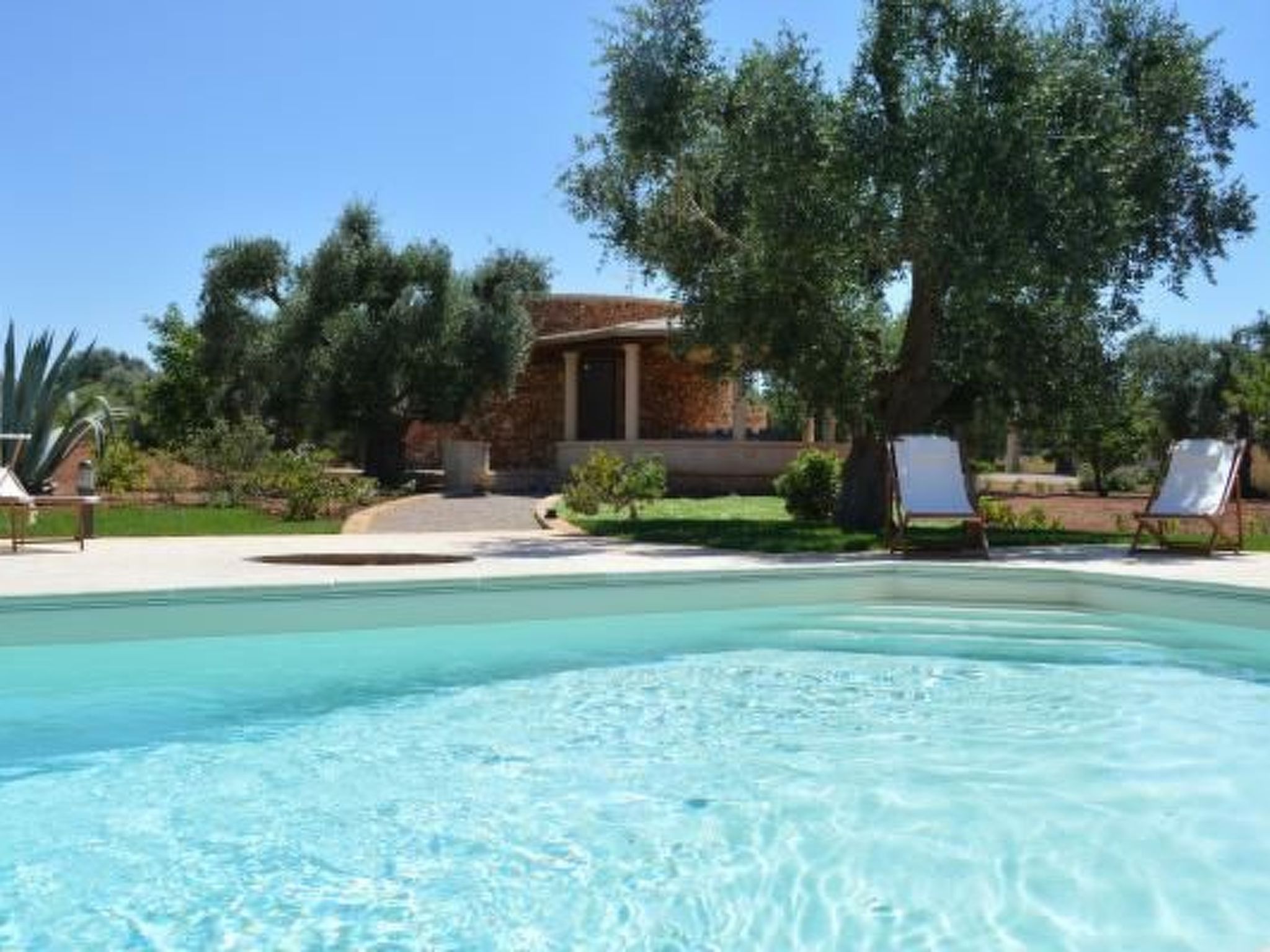 I FURNEDDHRI - Wohnstruktur bestehend aus 4 Trulli mit Schwimmbad-Drinnen