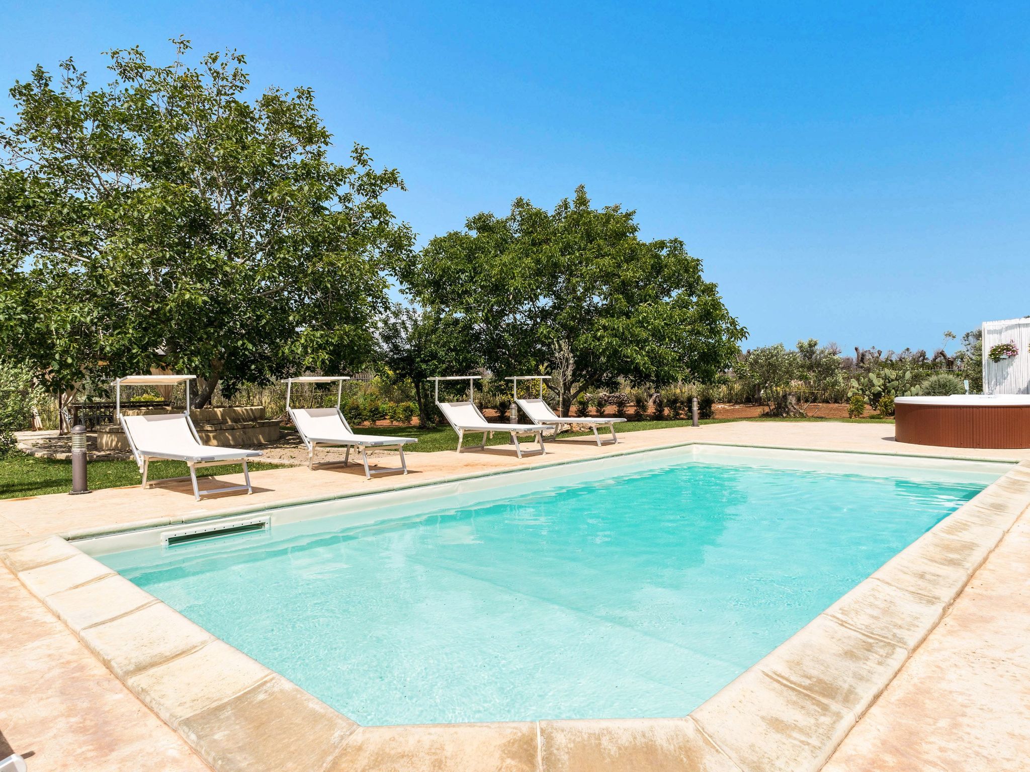 Furneddhri, trullo Fico-Dedans