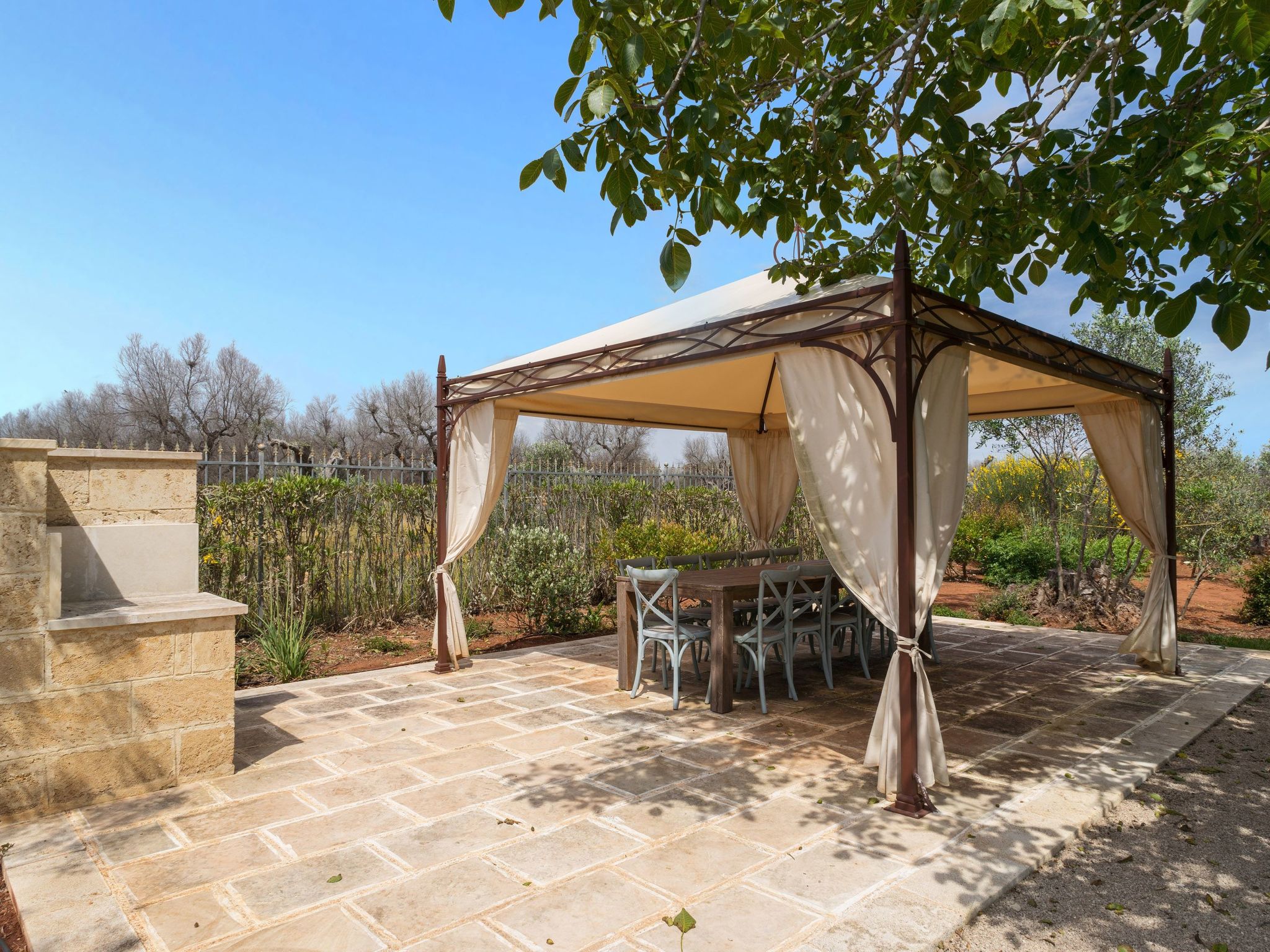 Furneddhri, trullo Fico-Dedans