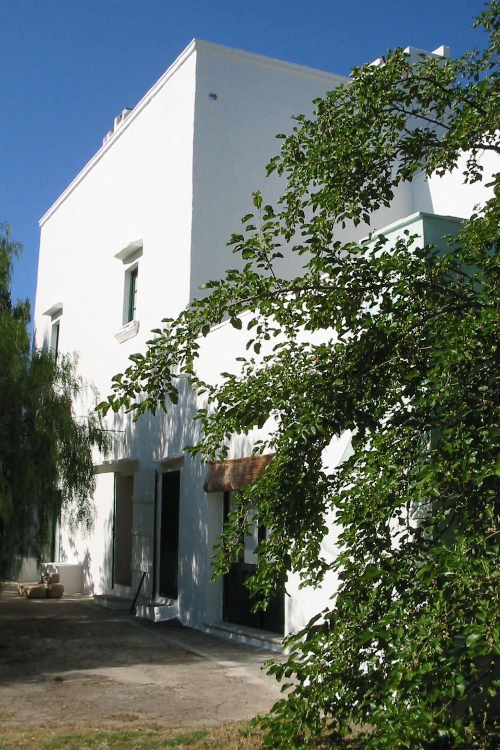 Altes Bauernhaus im Grünen